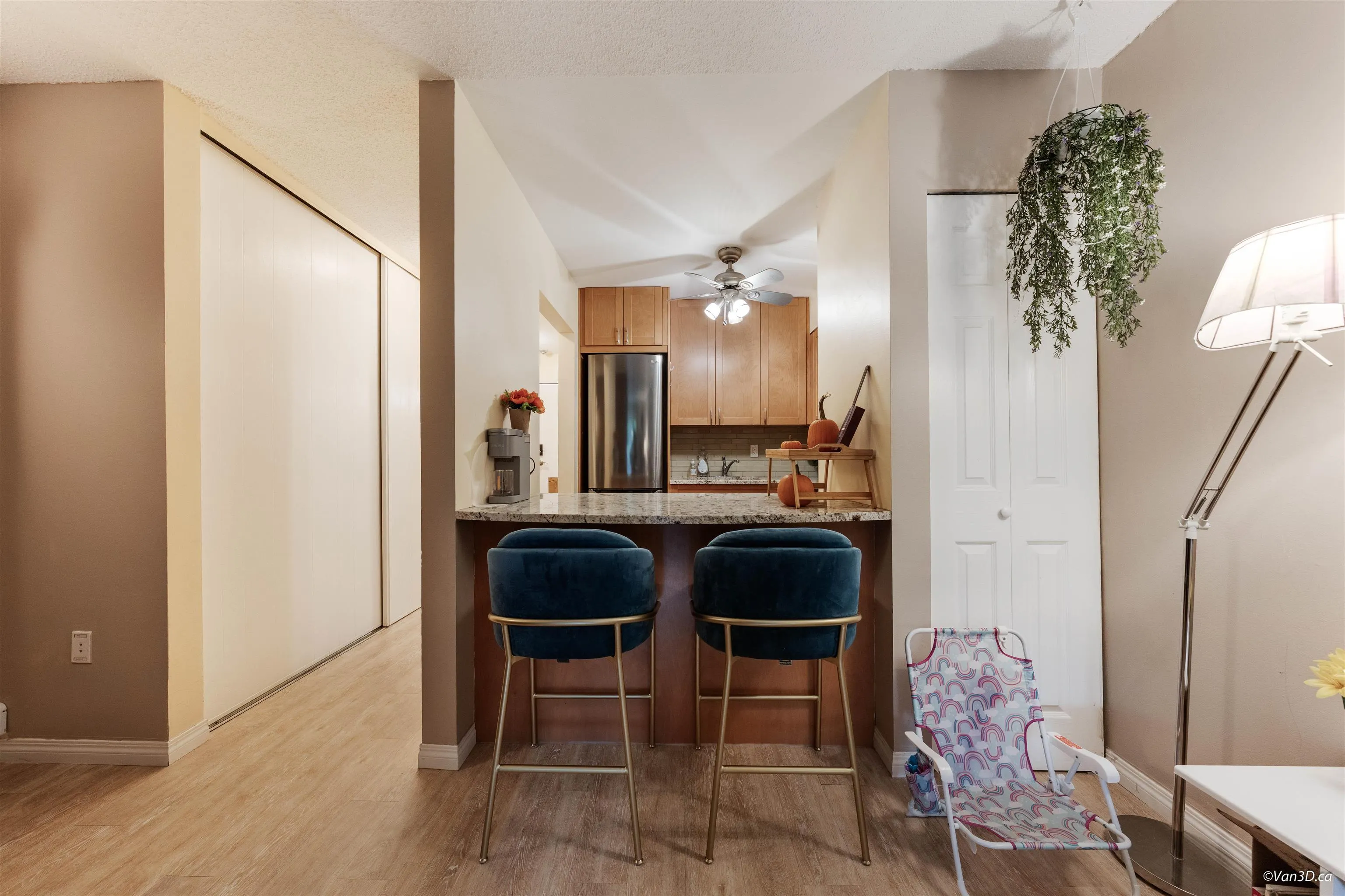 210 1545 E 2nd Avenue