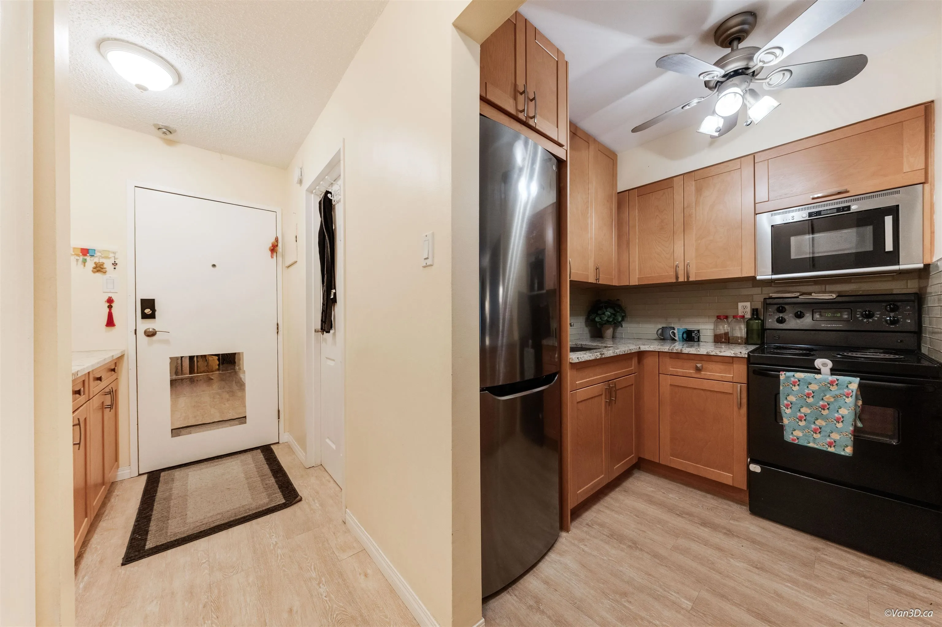 210 1545 E 2nd Avenue