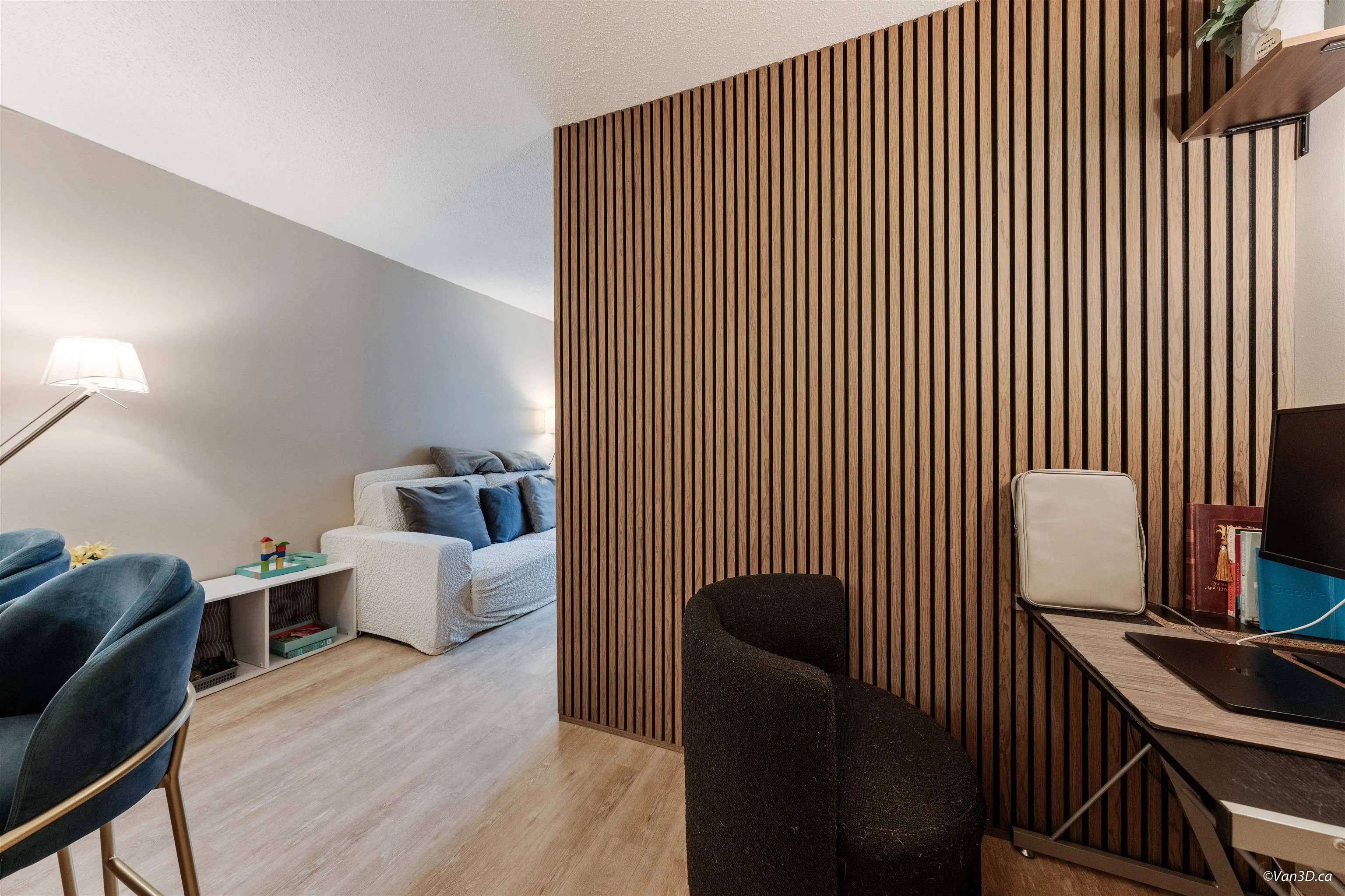 210 1545 E 2nd Avenue