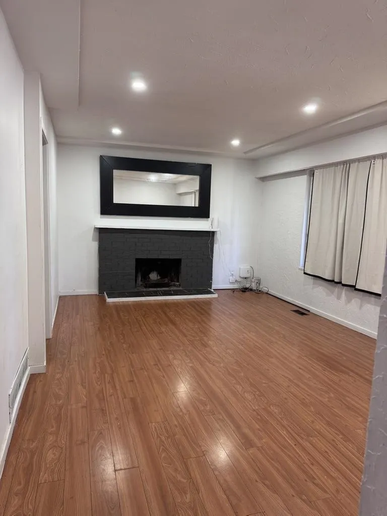 10046 129 Street