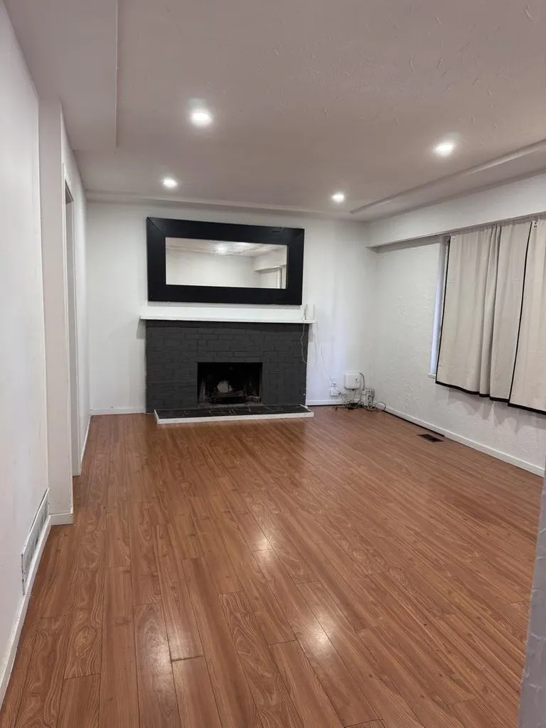 10046 129 Street