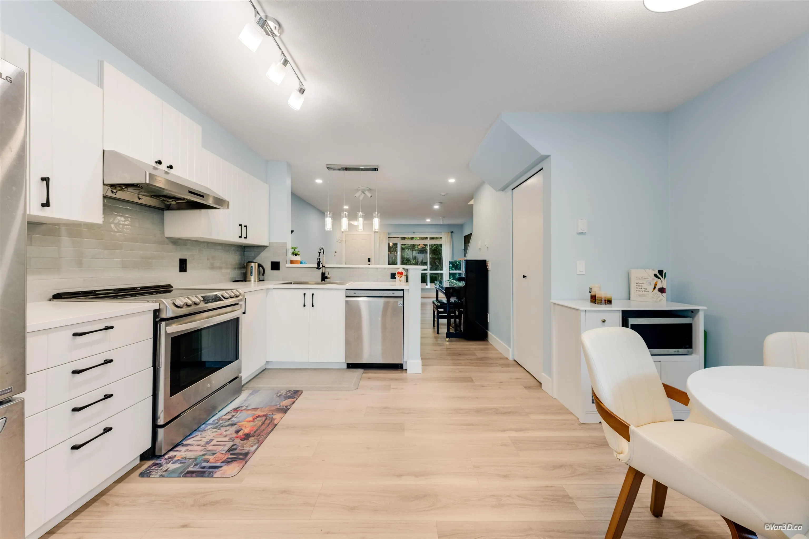 7371 Magnolia Terrace