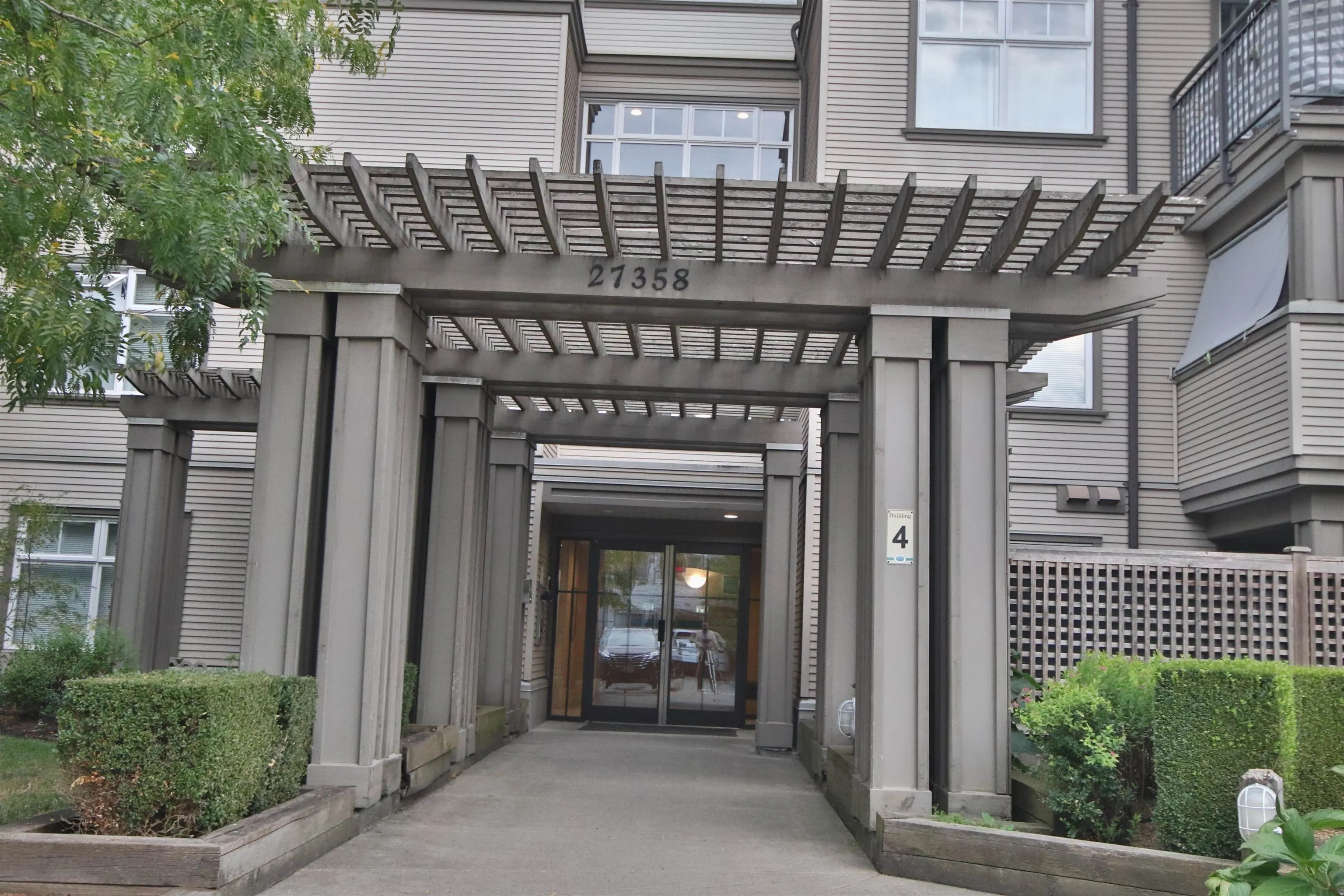 147 27358 32 Avenue