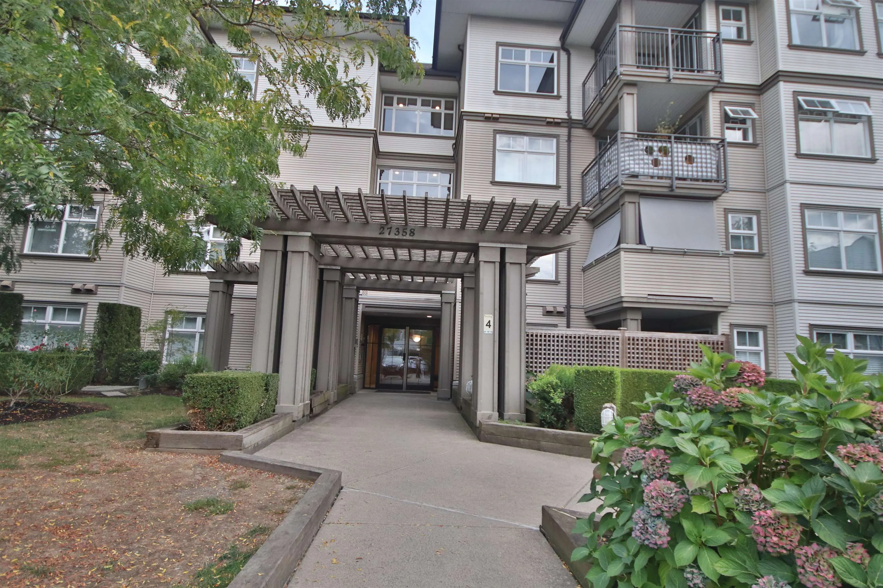 147 27358 32 Avenue