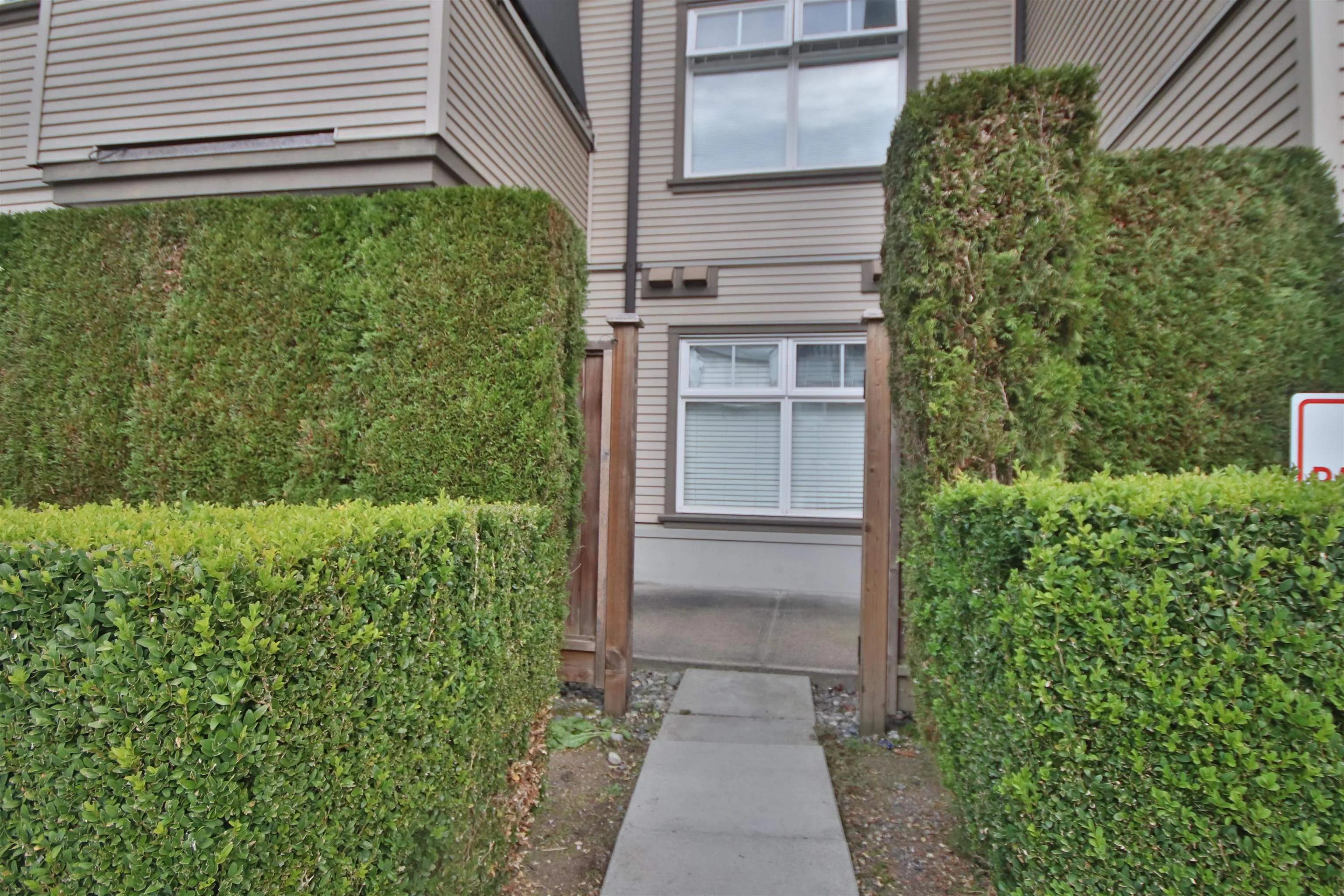 147 27358 32 Avenue