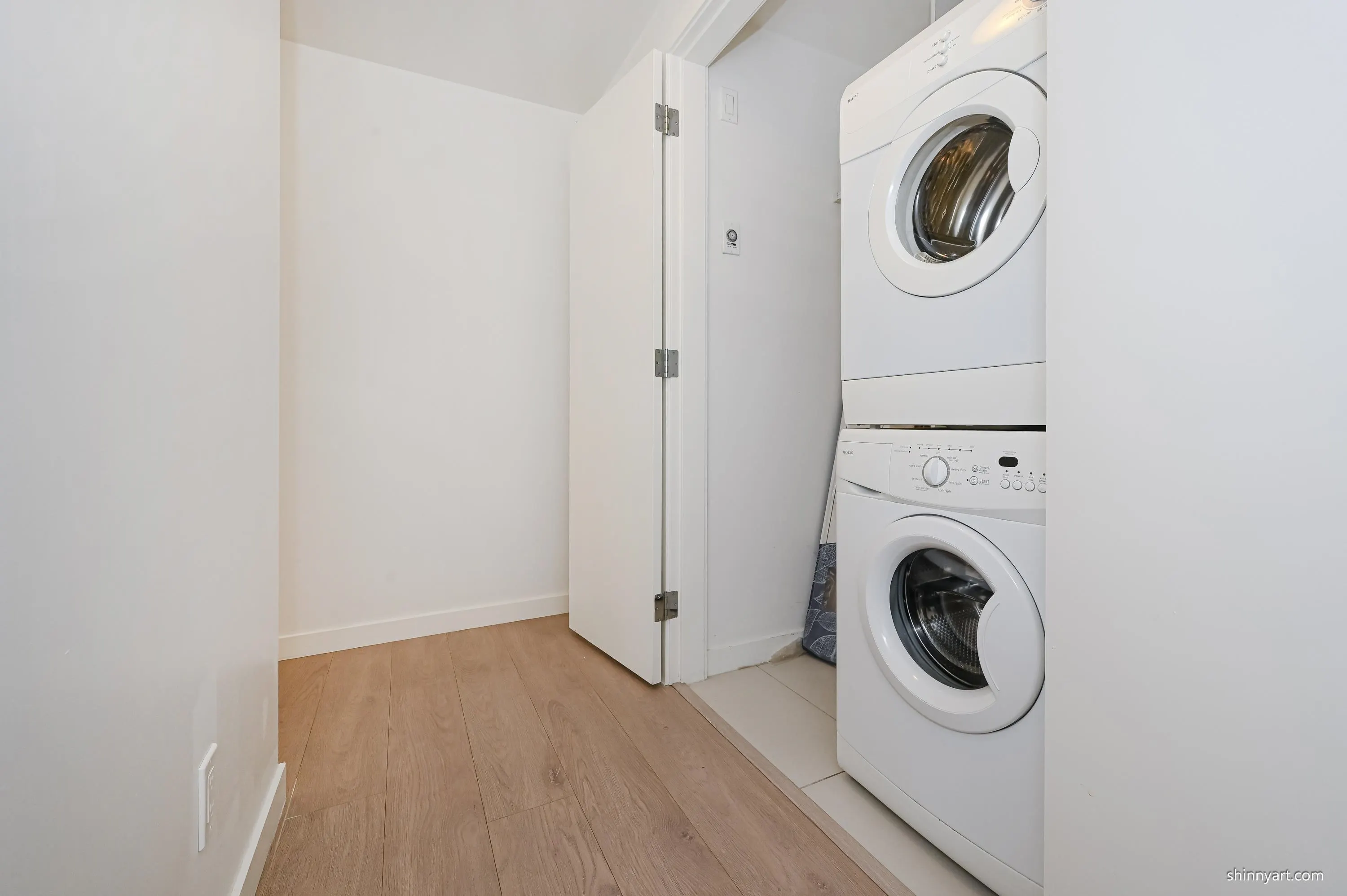 1805 6461 Telford Avenue