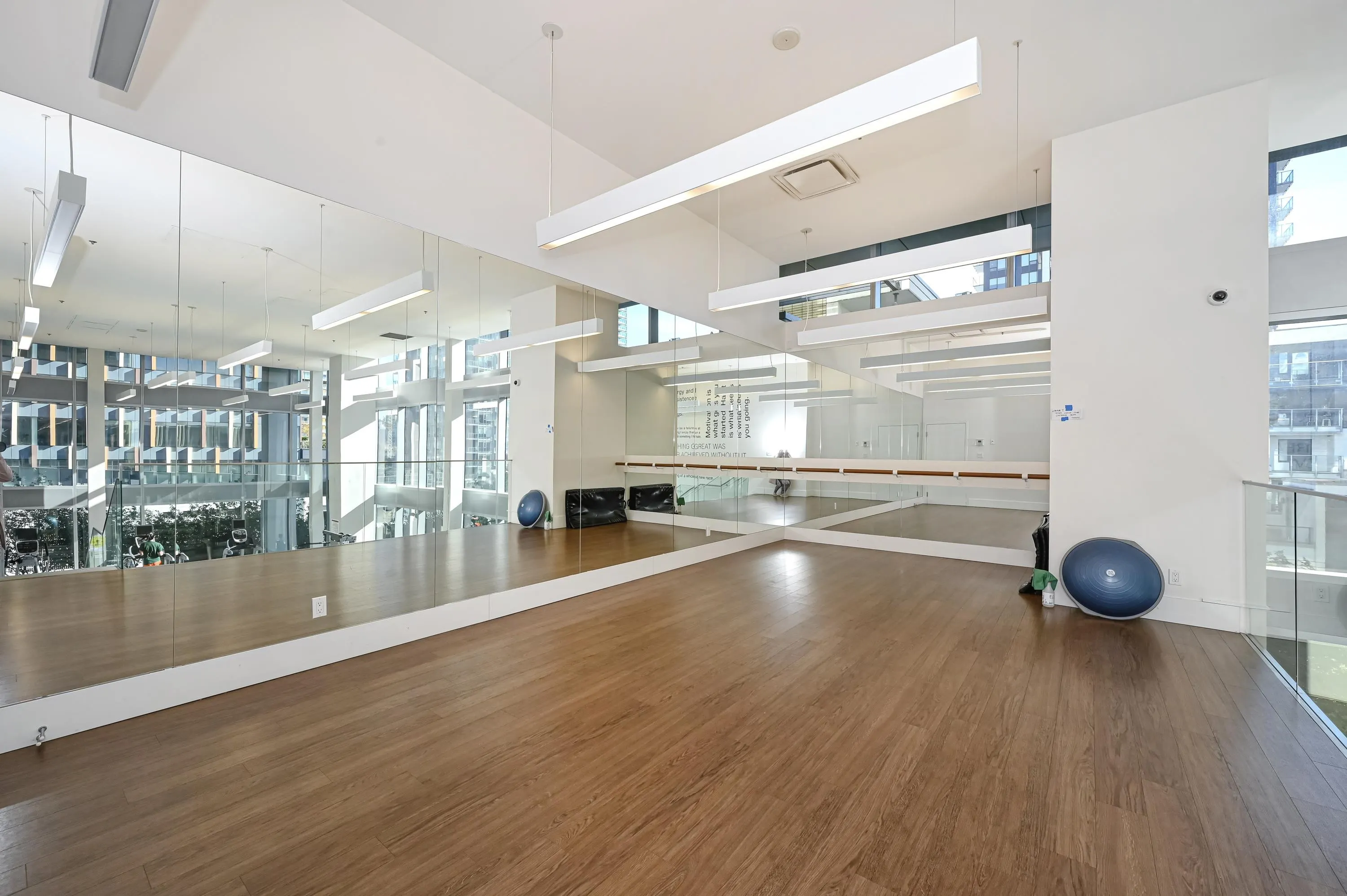 1805 6461 Telford Avenue