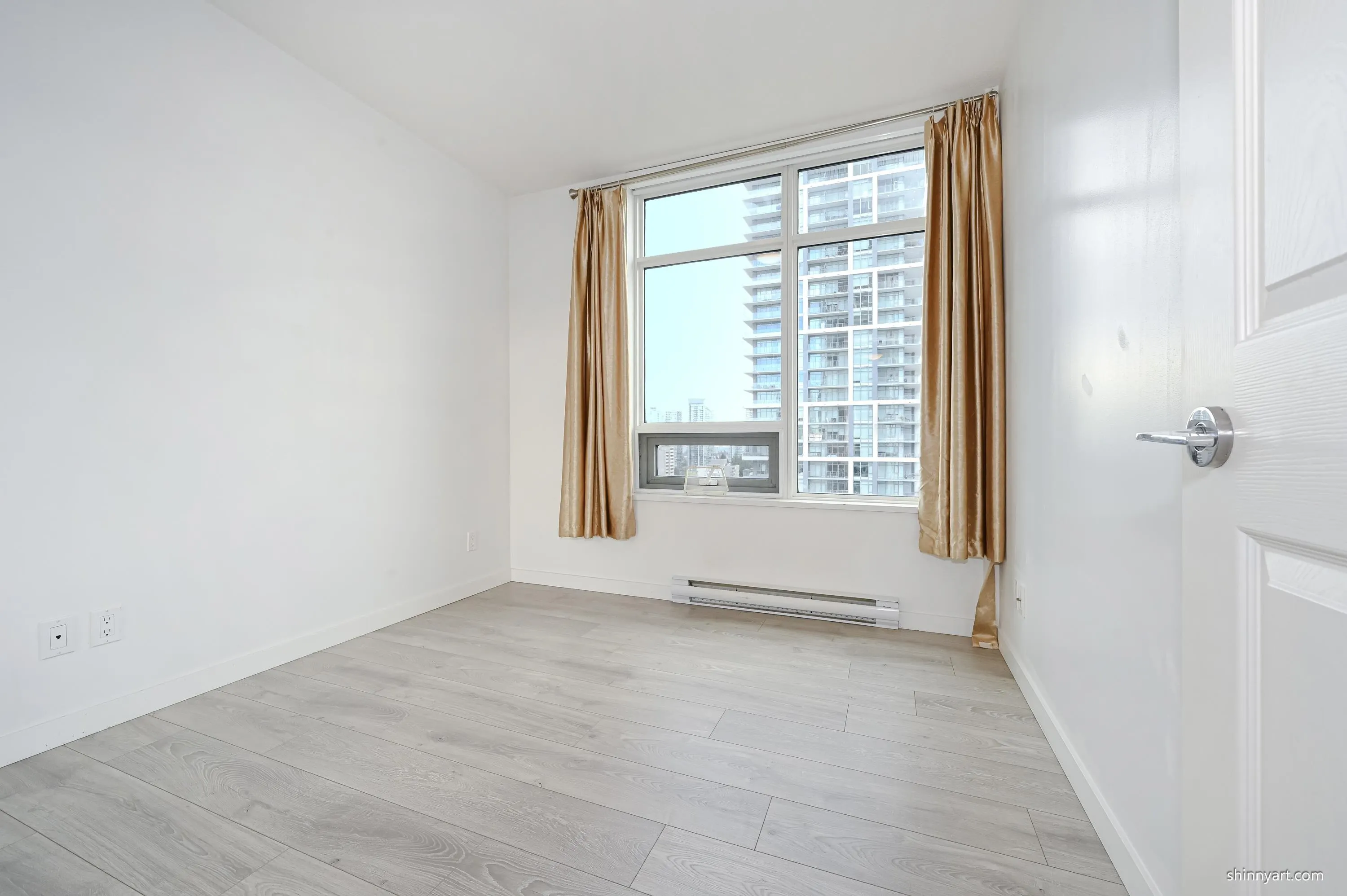 1805 6461 Telford Avenue