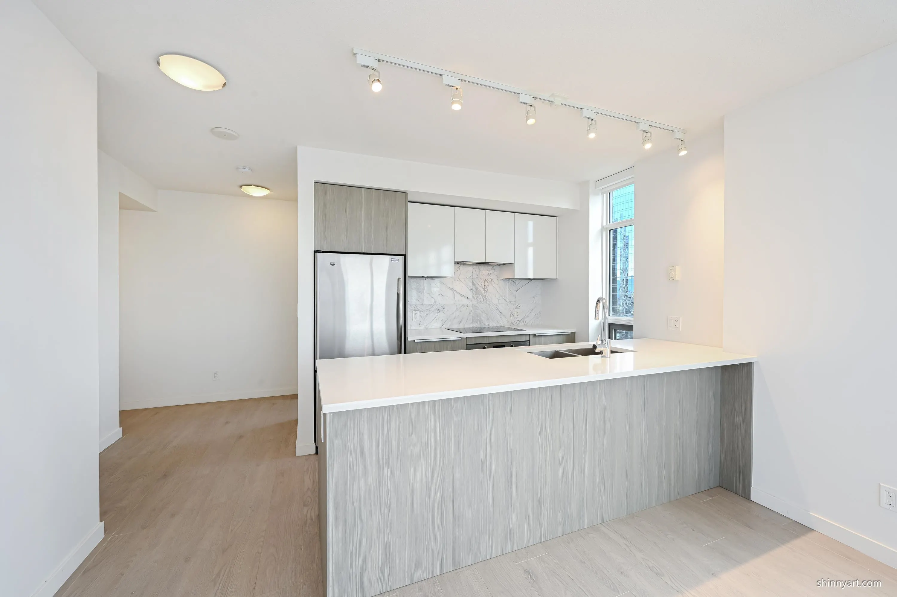 1805 6461 Telford Avenue