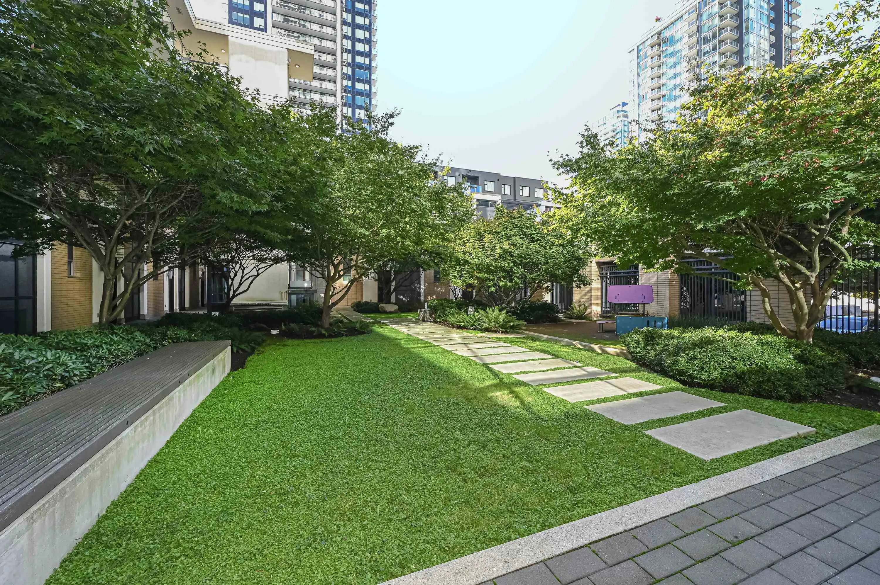 1805 6461 Telford Avenue