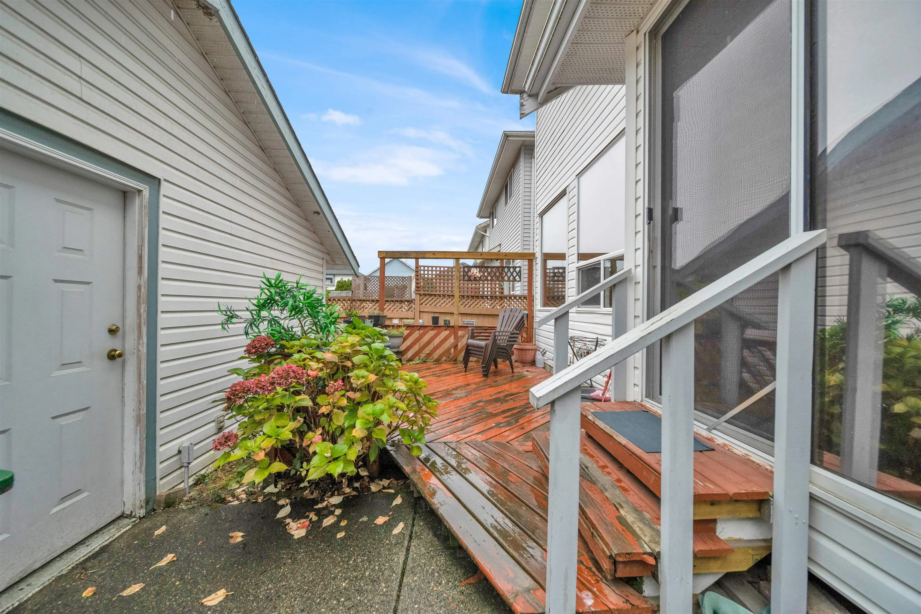 18556 65 Avenue