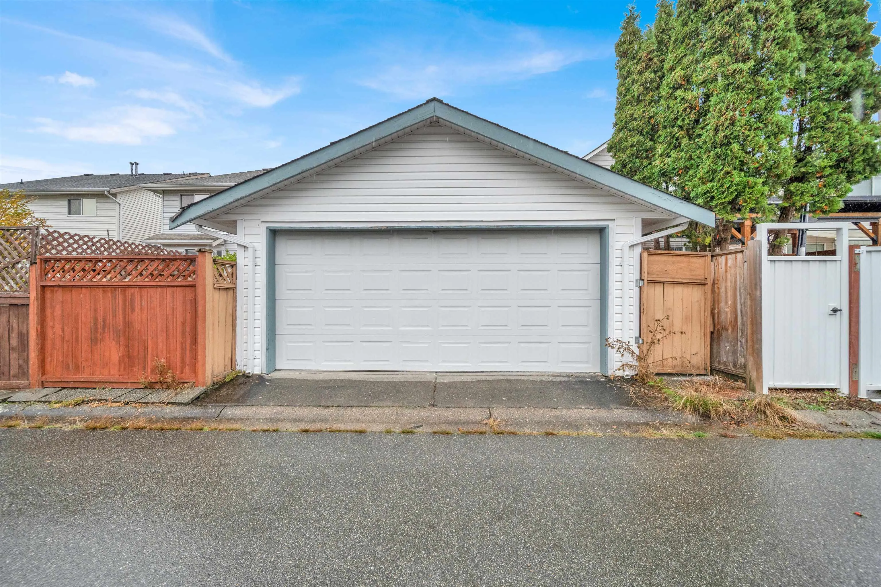 18556 65 Avenue