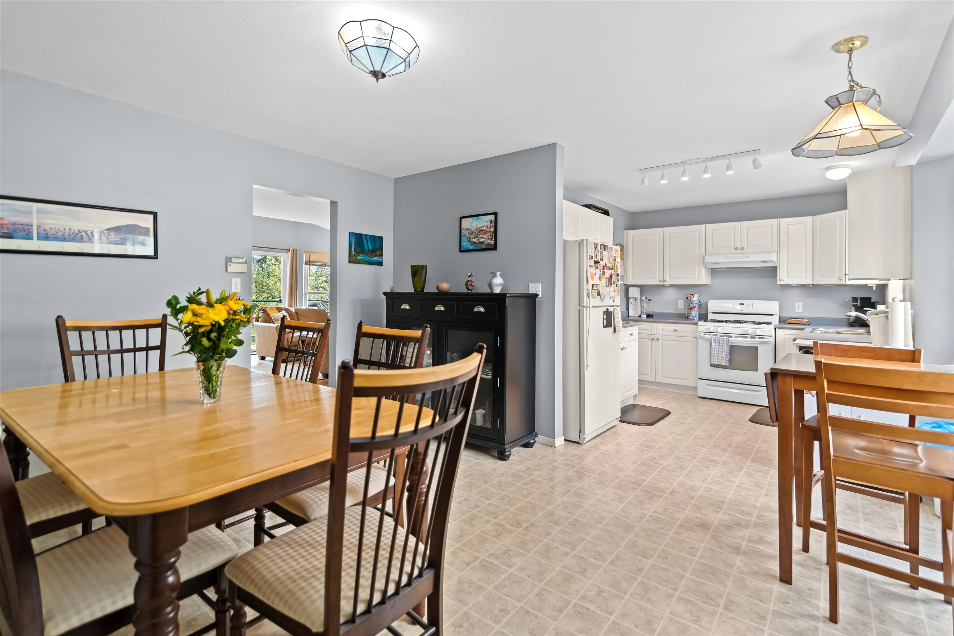 5866A Turnstone Crescent