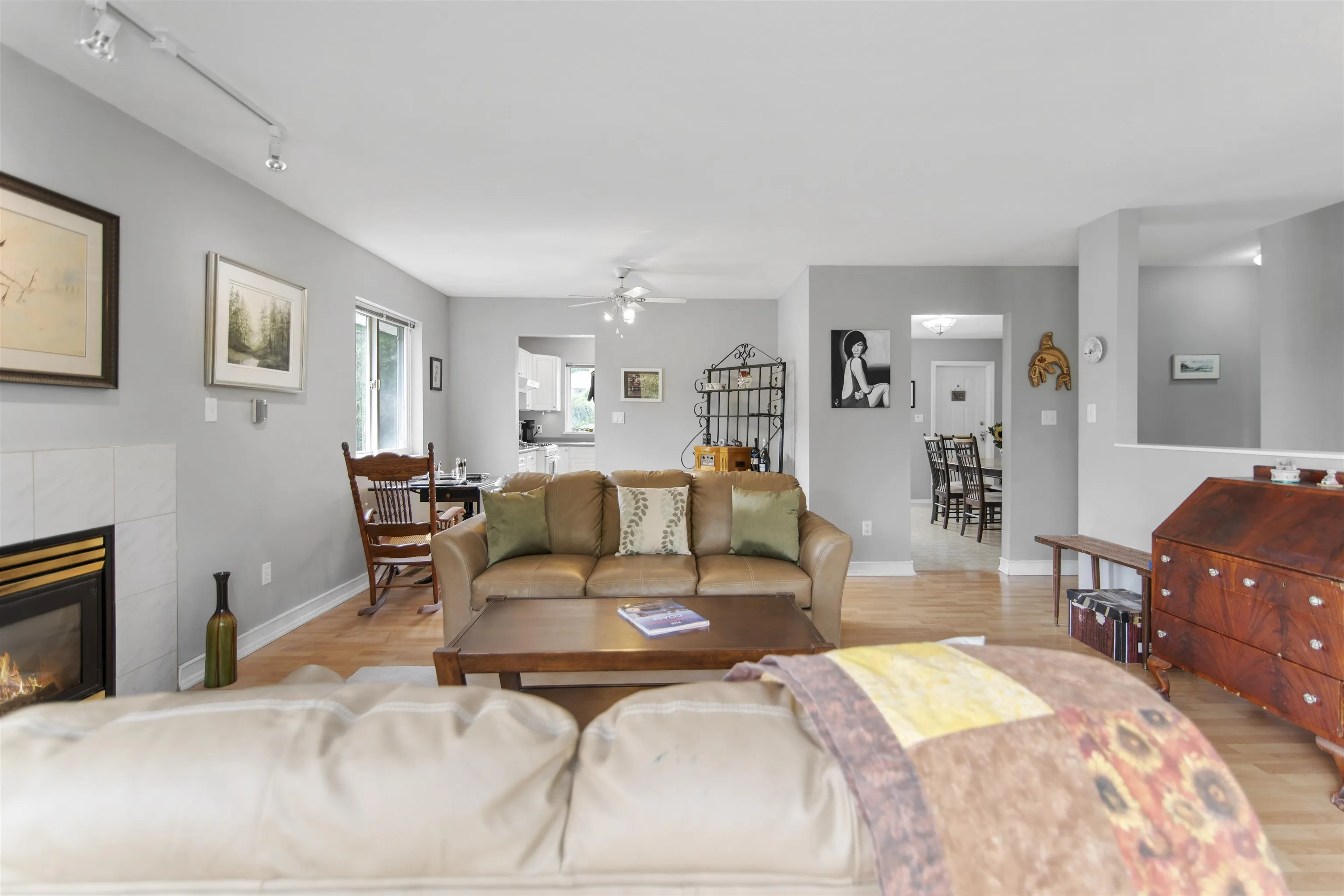 5866A Turnstone Crescent