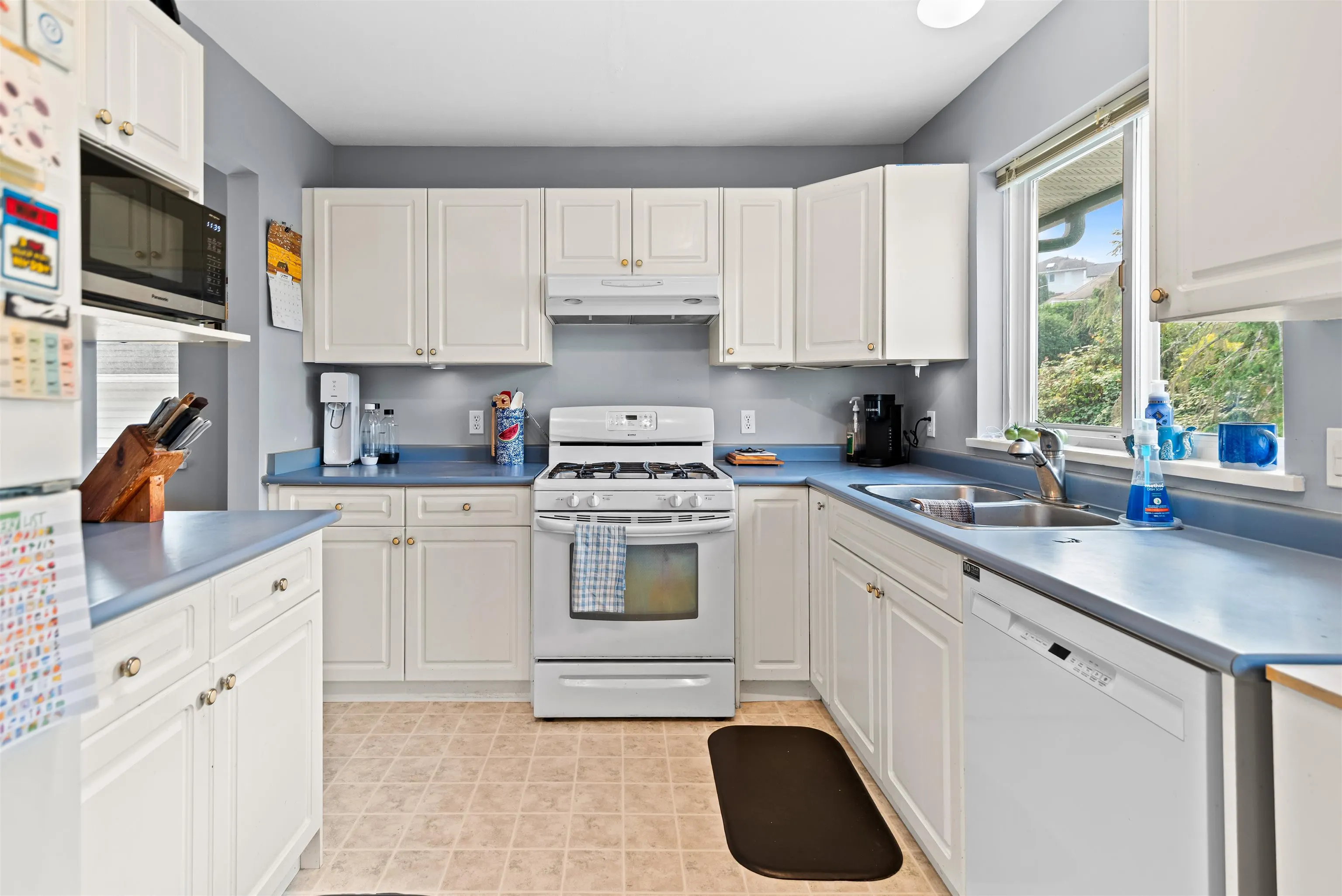 5866A Turnstone Crescent