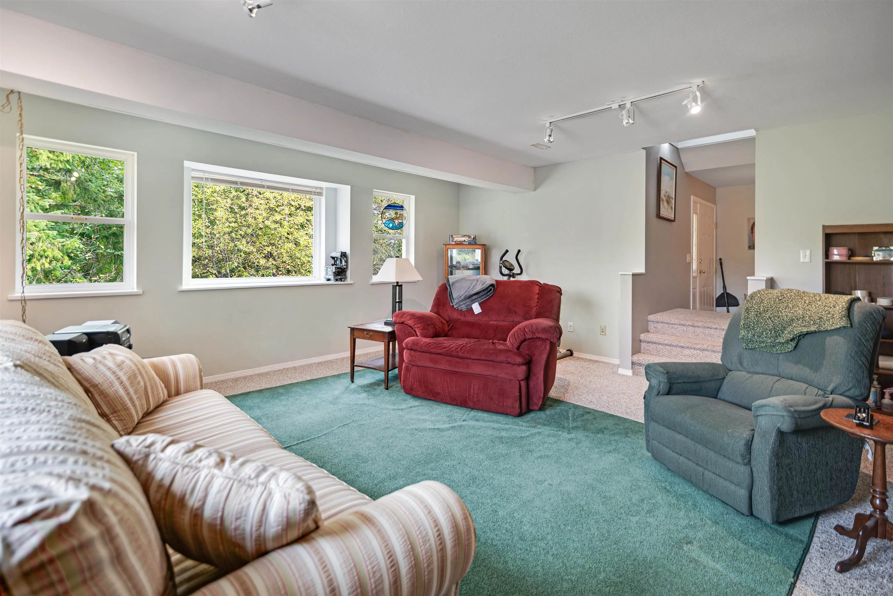 5866A Turnstone Crescent