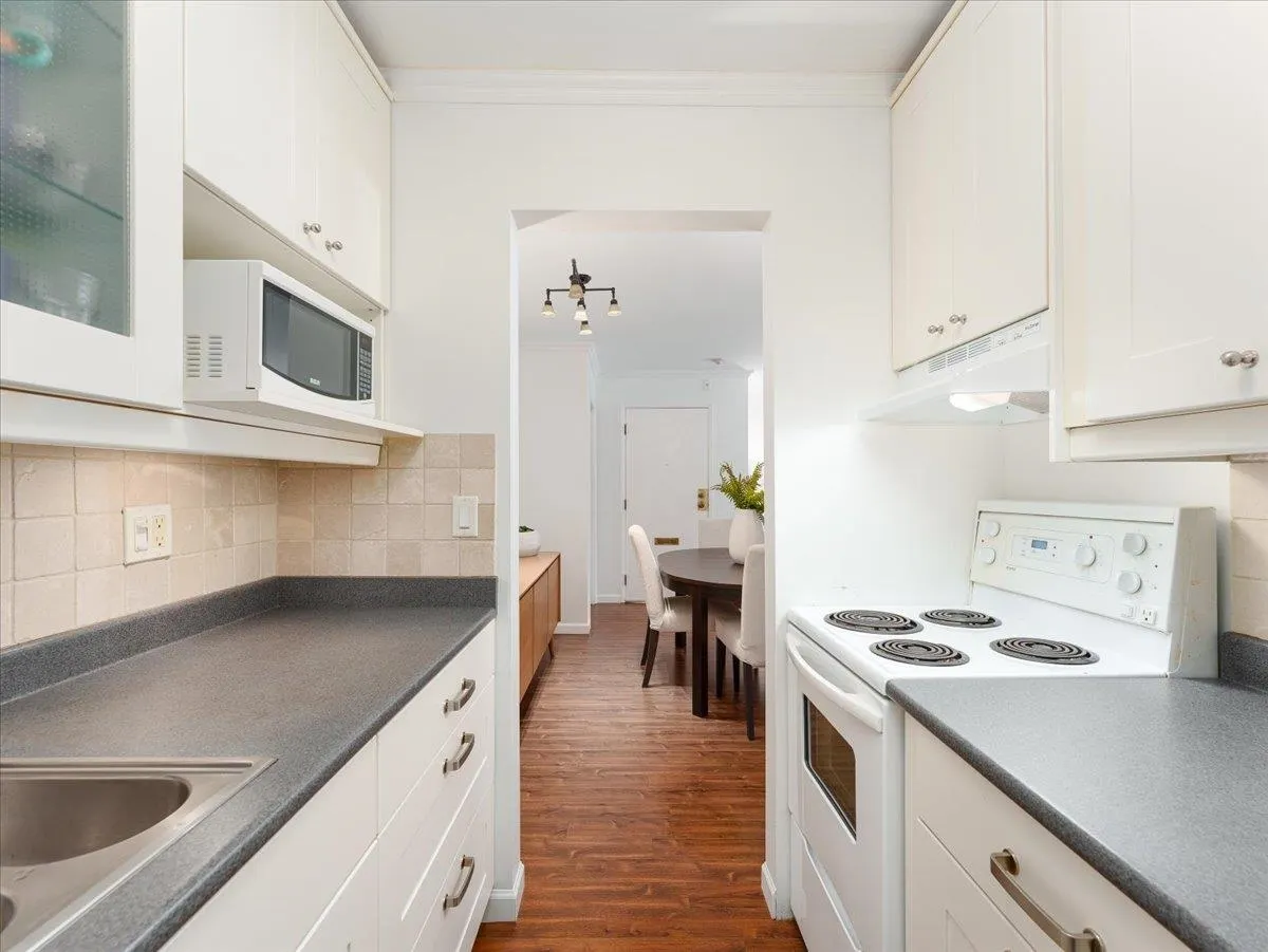 301 155 E 5th Street