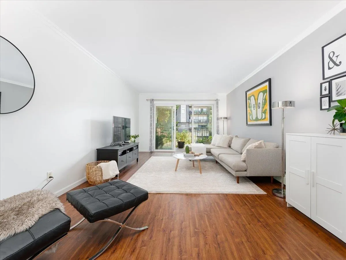 301 155 E 5th Street