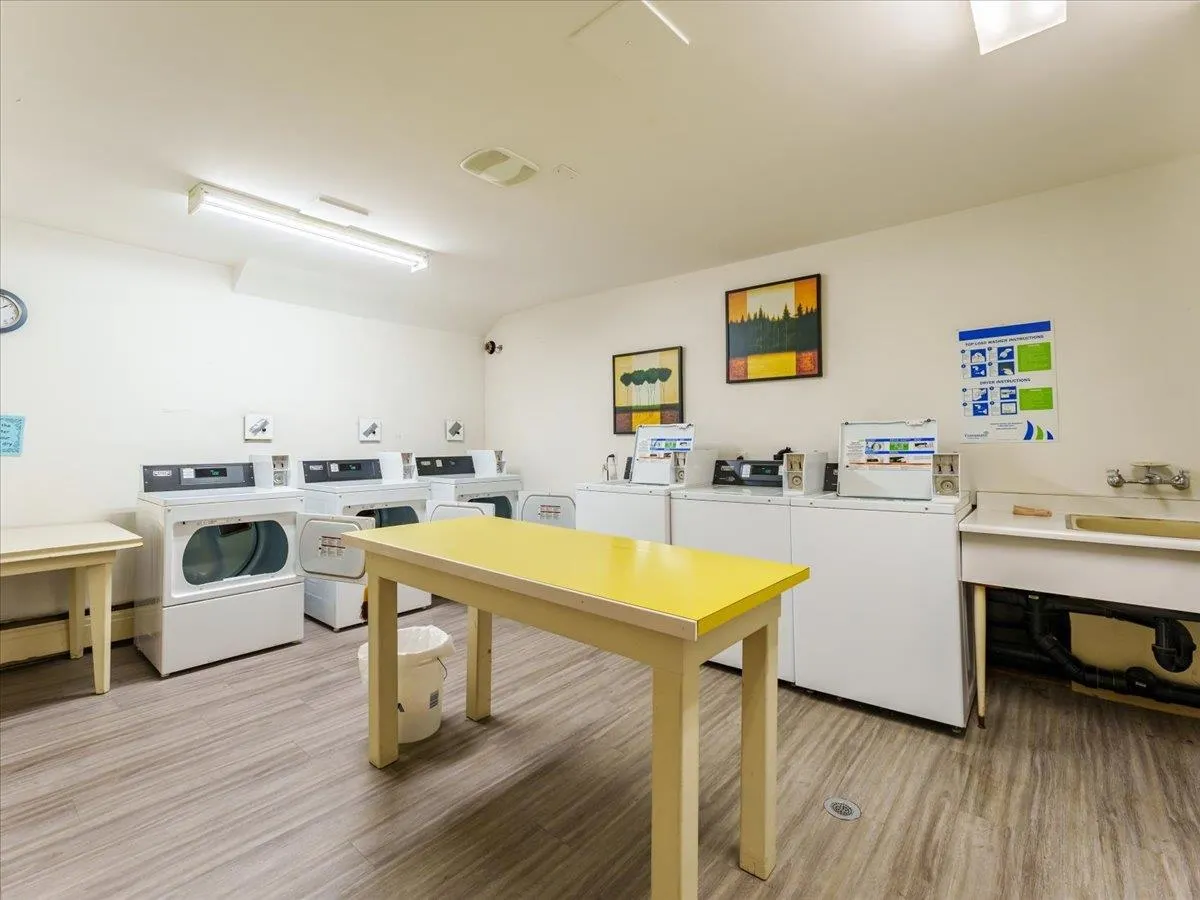 301 155 E 5th Street