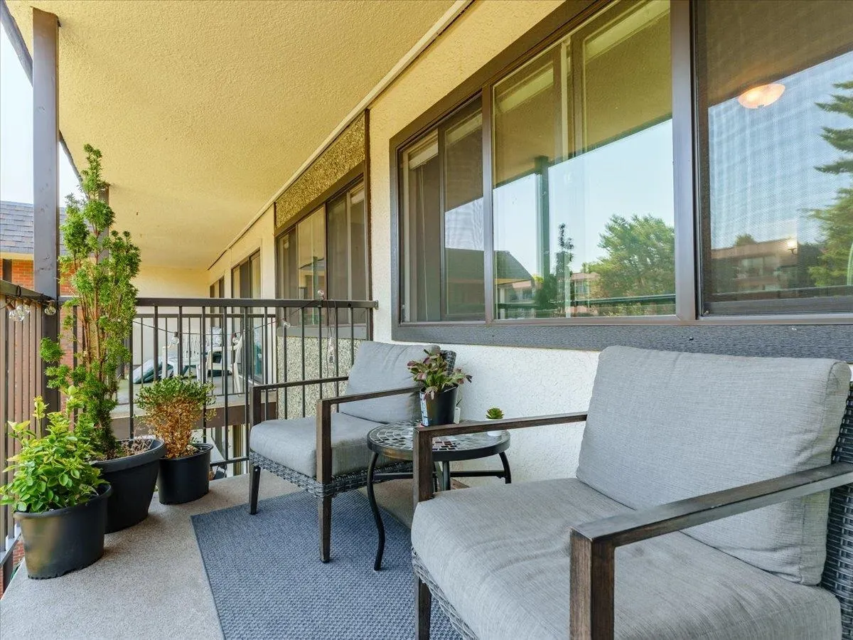 301 155 E 5th Street