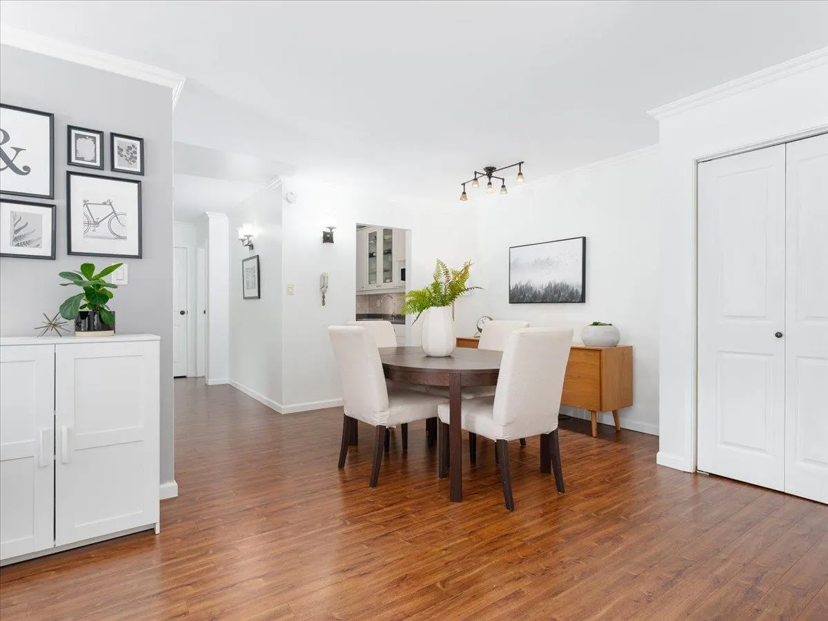 301 155 E 5th Street