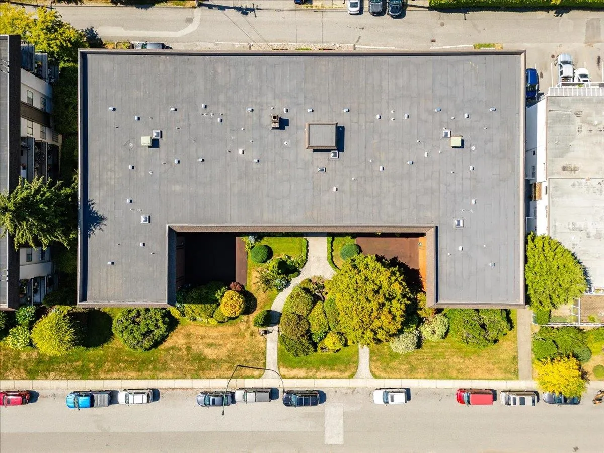 301 155 E 5th Street