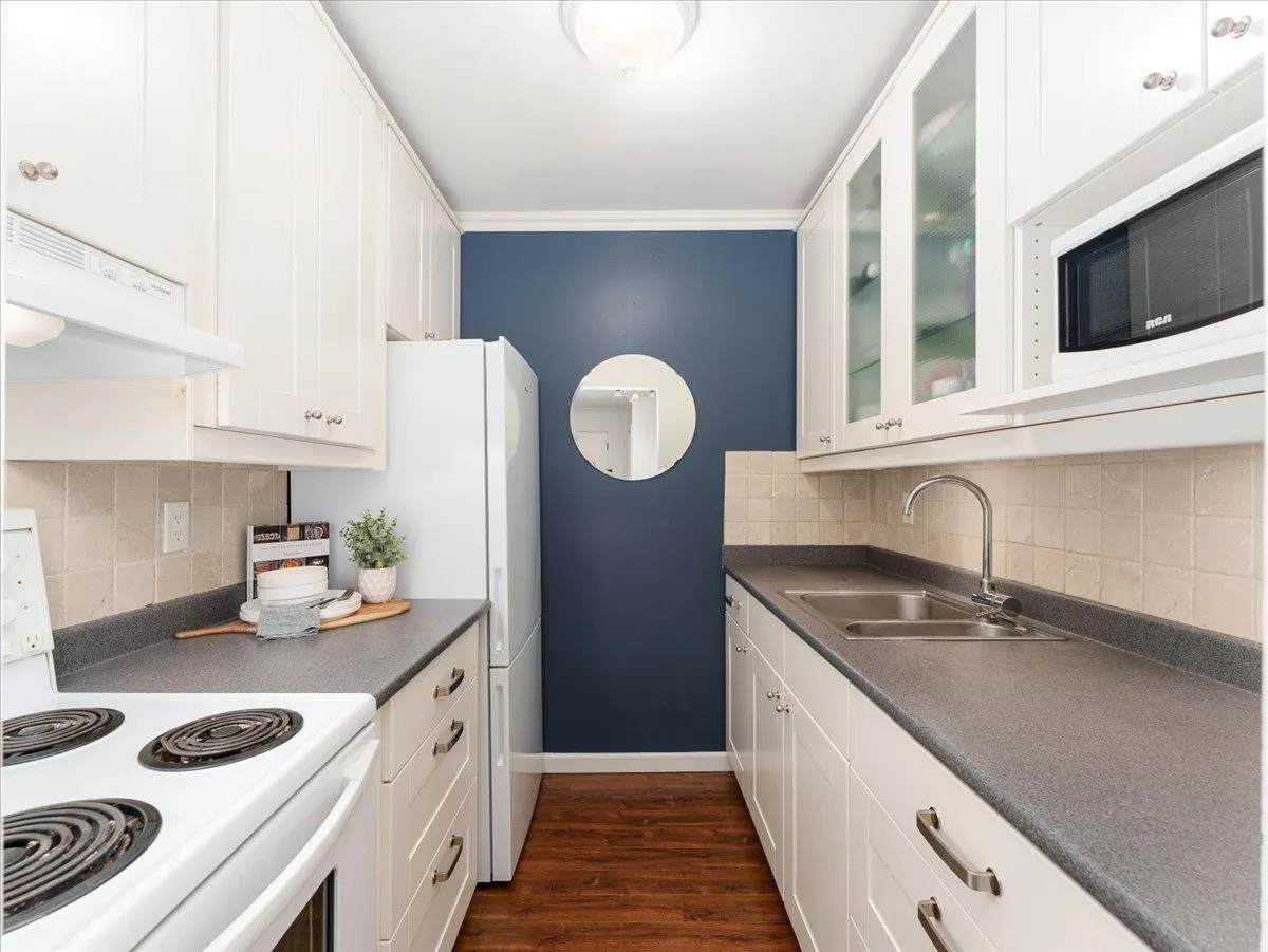 301 155 E 5th Street