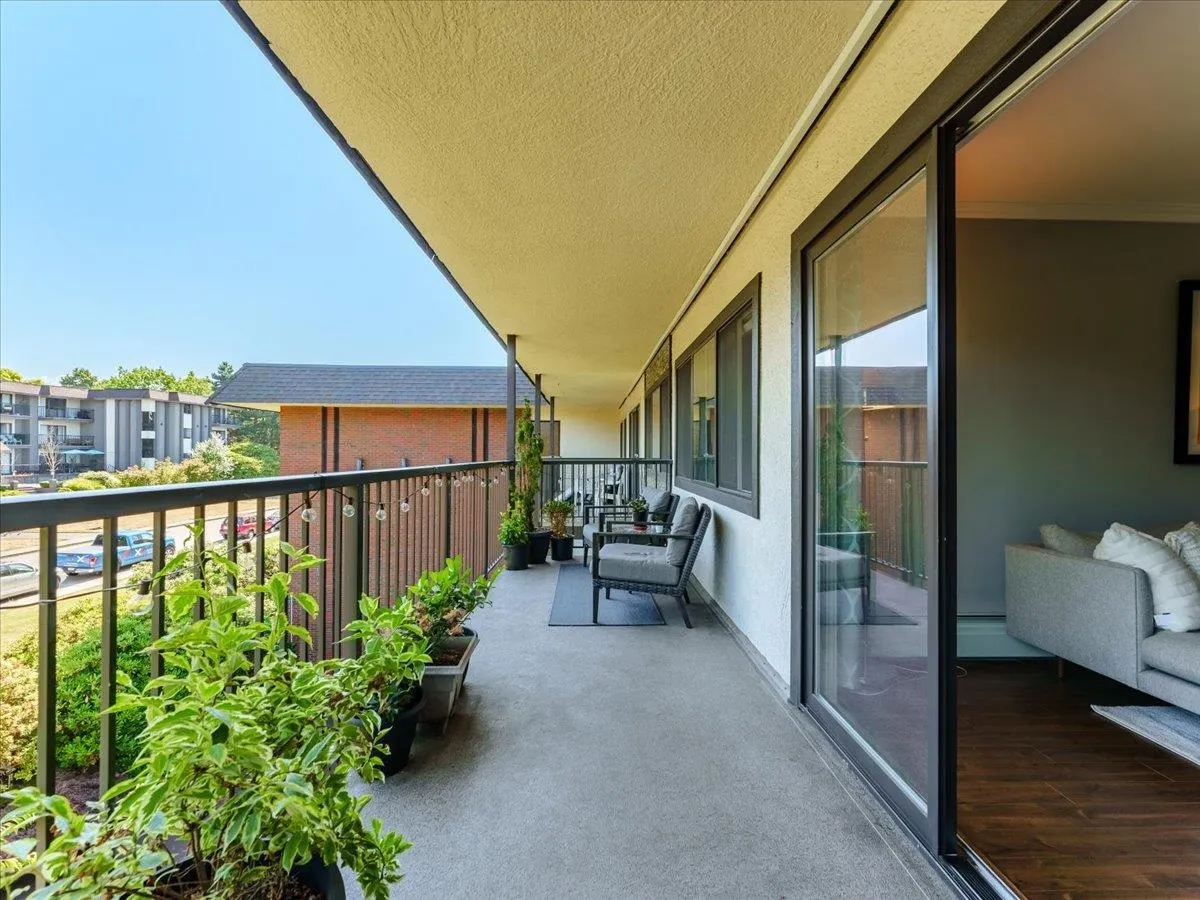 301 155 E 5th Street