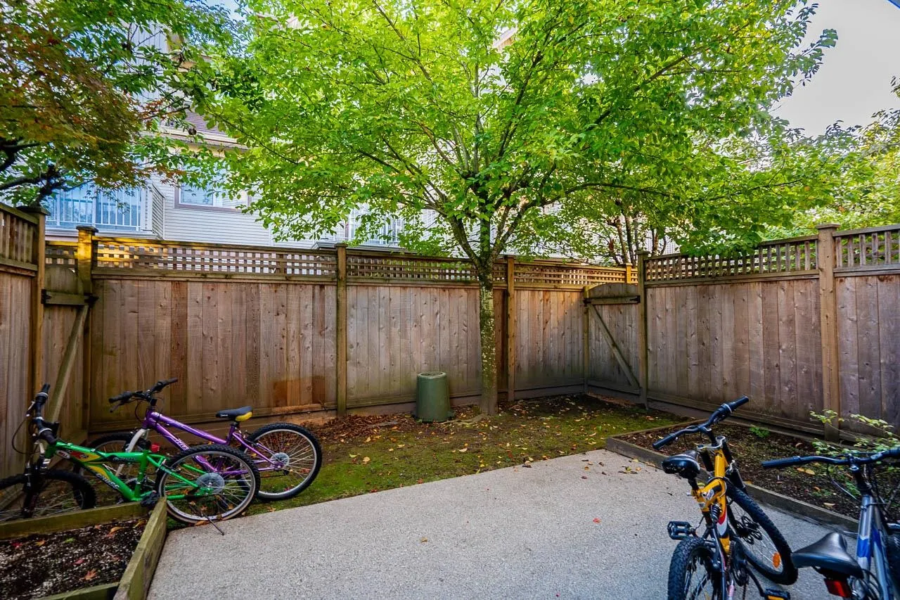 9 22728 Norton Court
