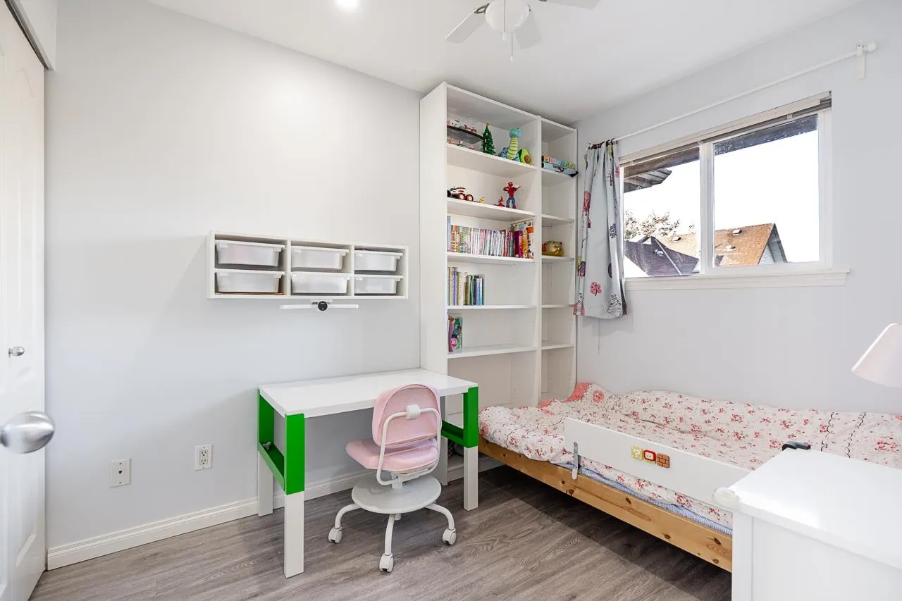 9 22728 Norton Court