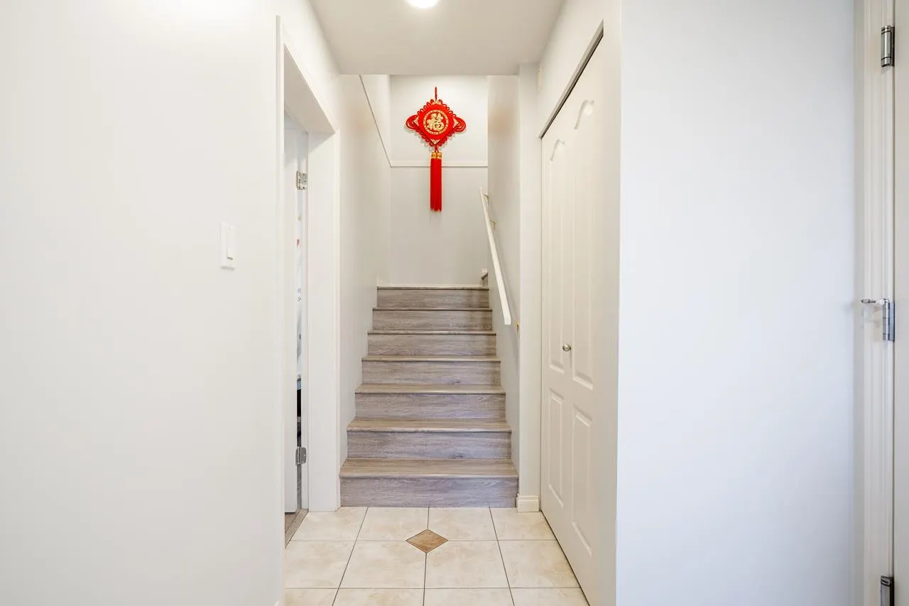 9 22728 Norton Court