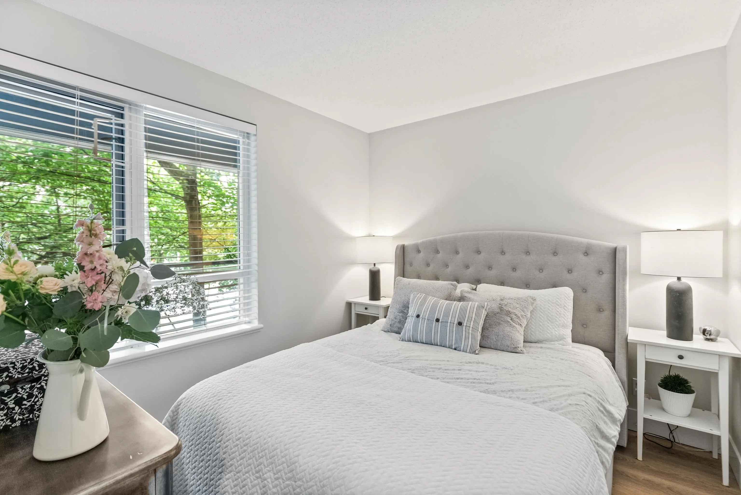 202 1001 Richards Street