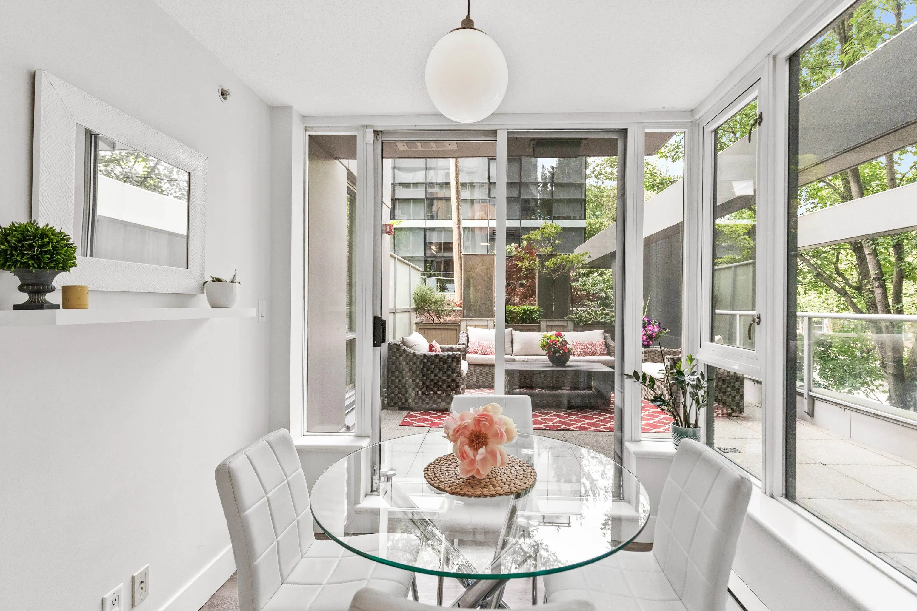 202 1001 Richards Street