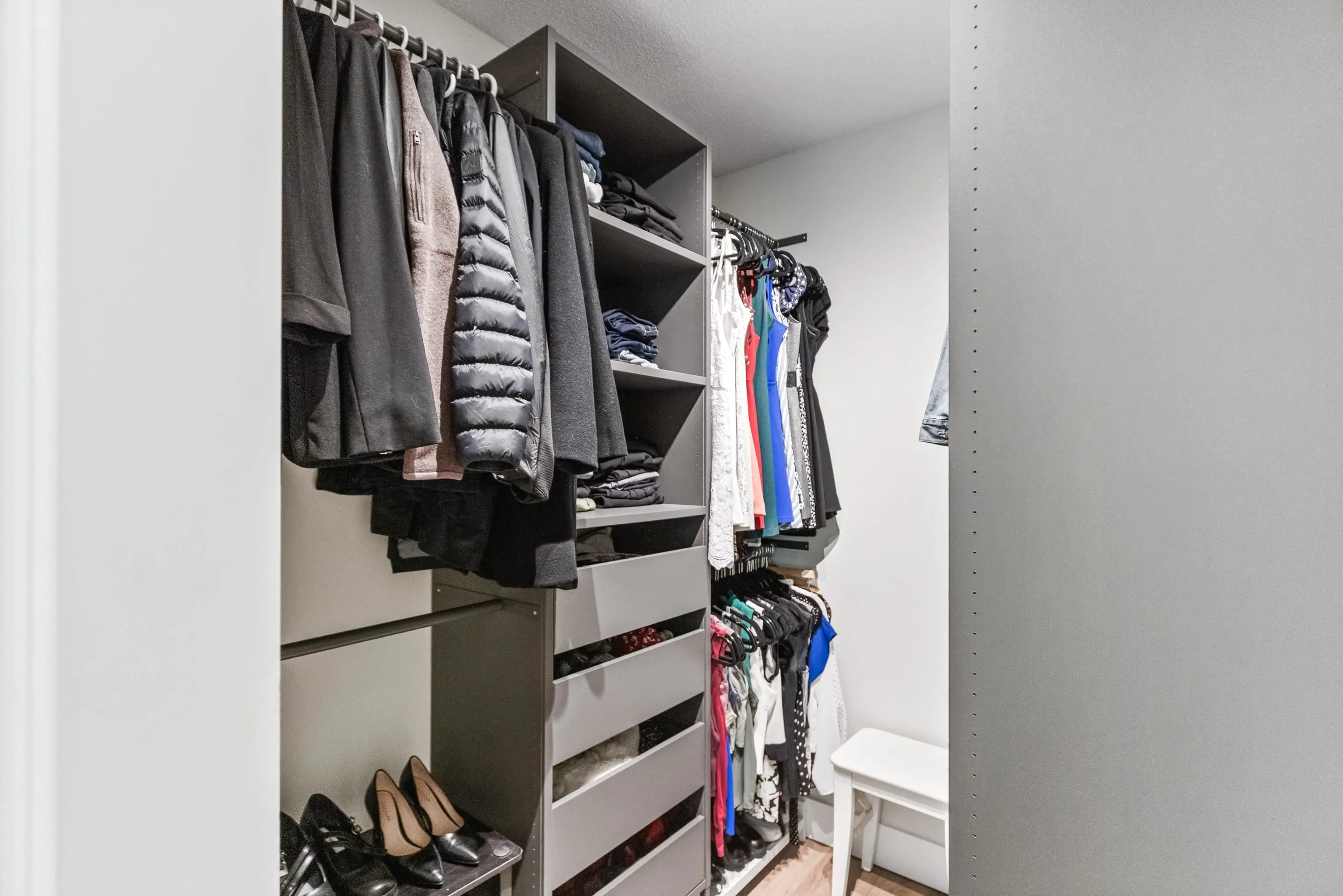 202 1001 Richards Street