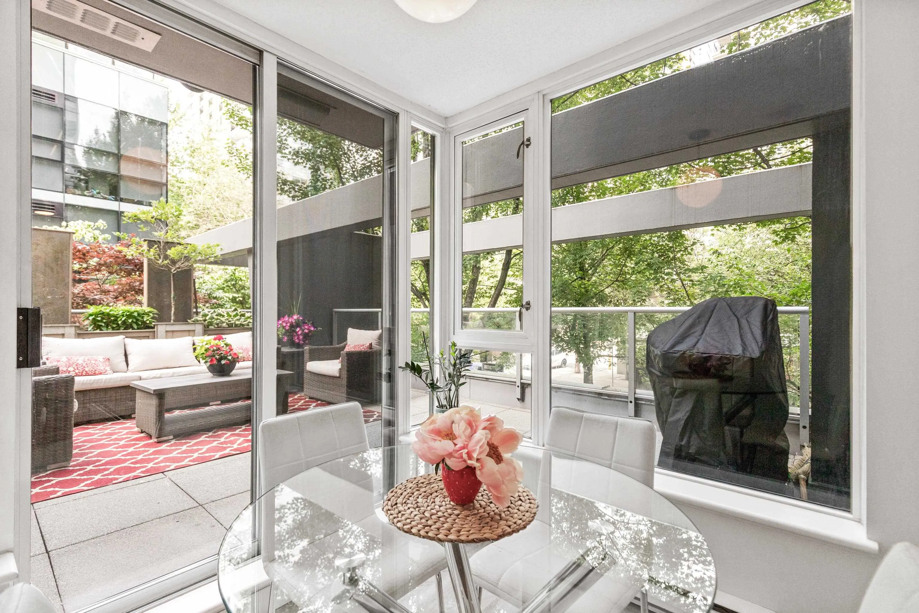 202 1001 Richards Street