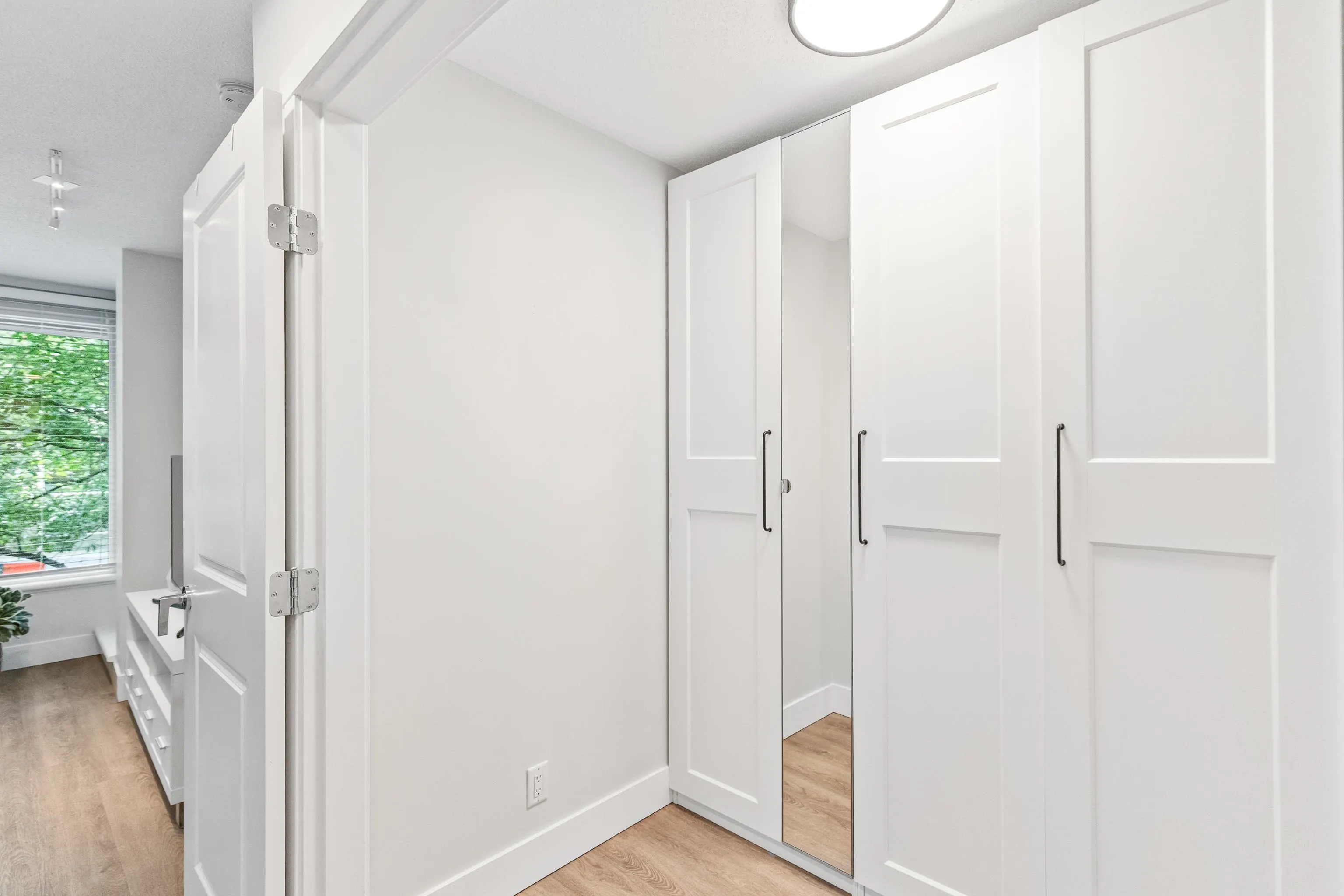 202 1001 Richards Street