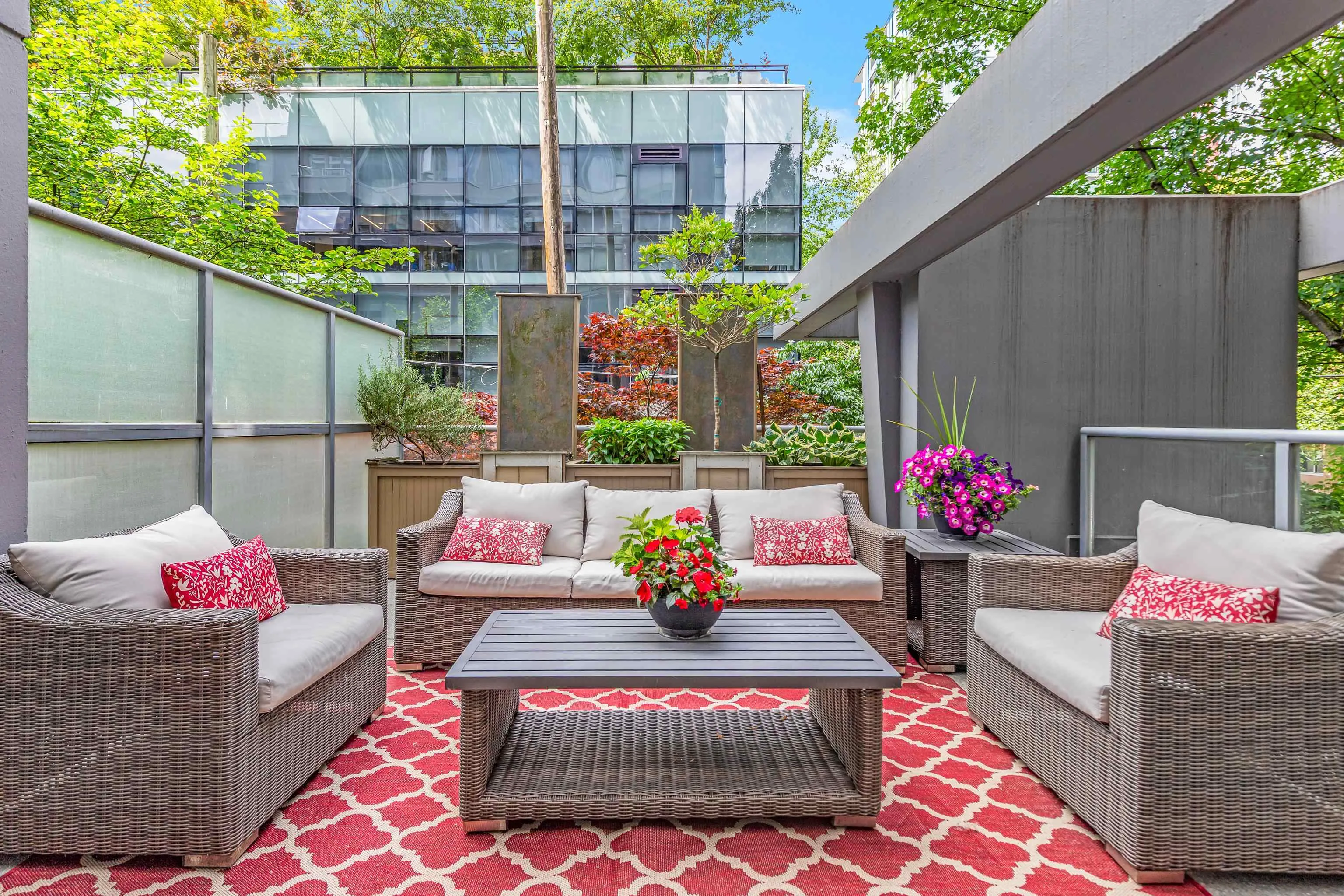 202 1001 Richards Street