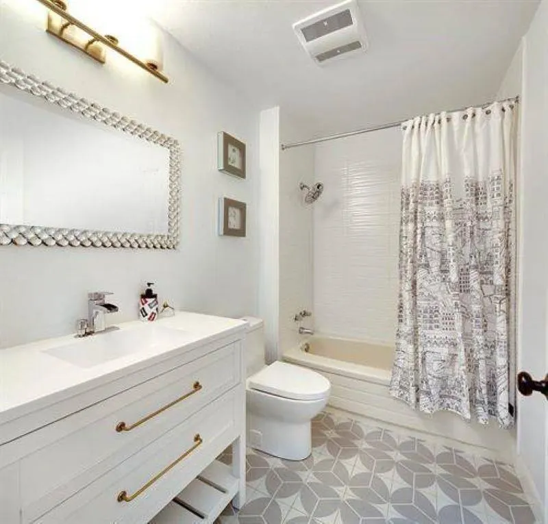 208 1220 Falcon Drive