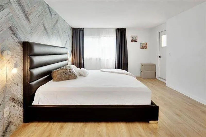 208 1220 Falcon Drive