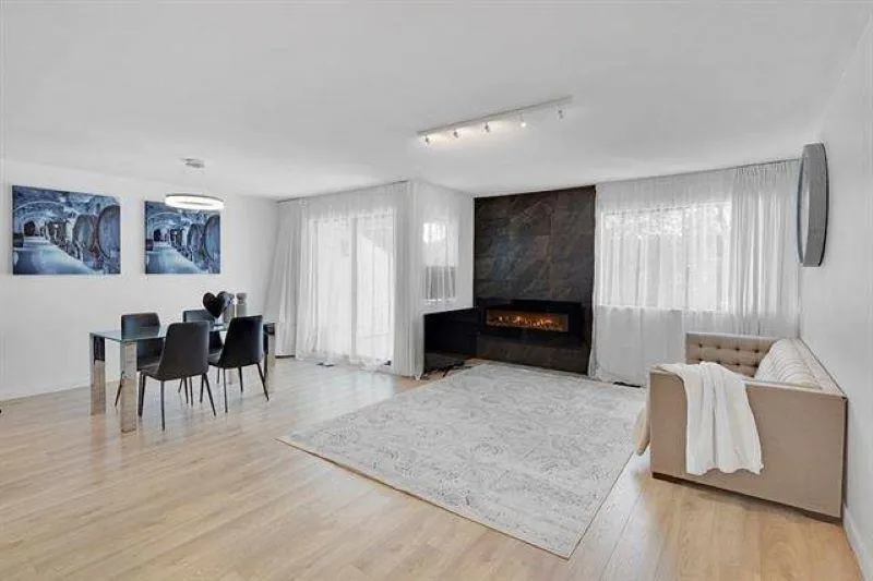 208 1220 Falcon Drive