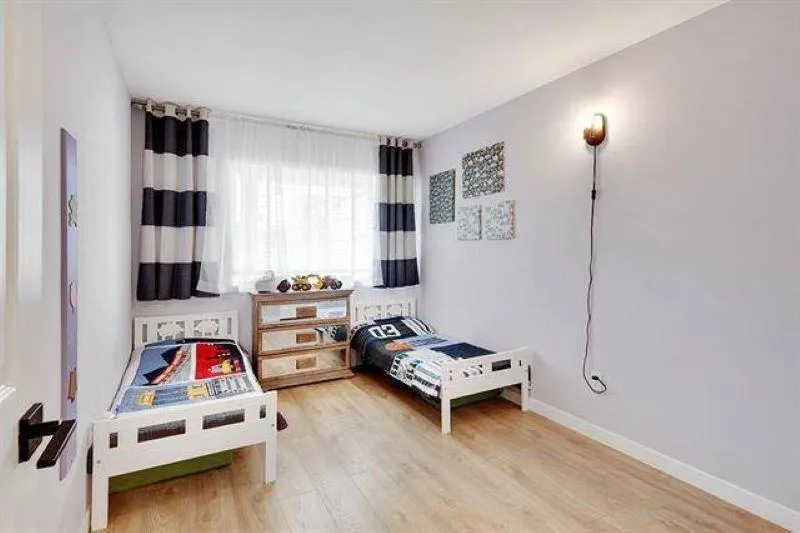 208 1220 Falcon Drive