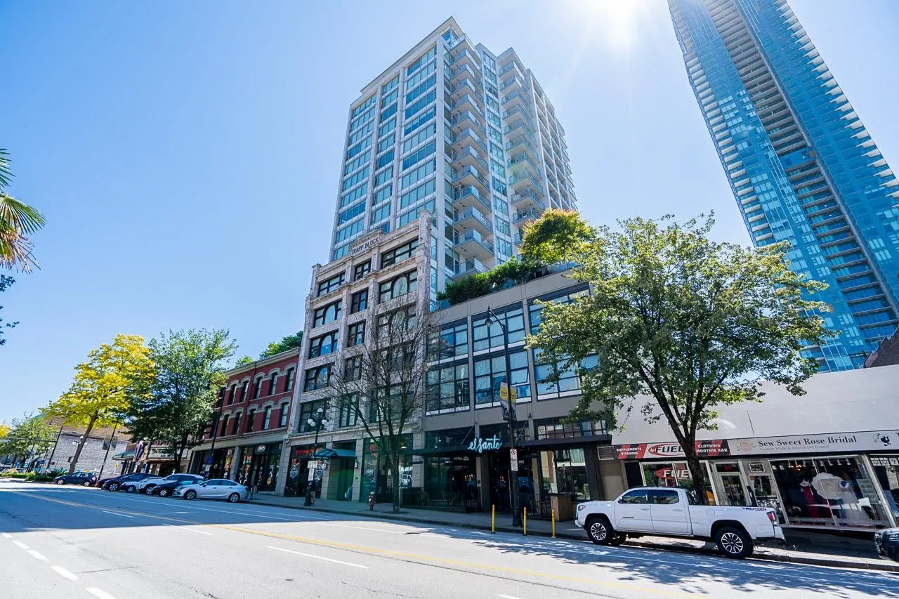 1012 668 Columbia Street