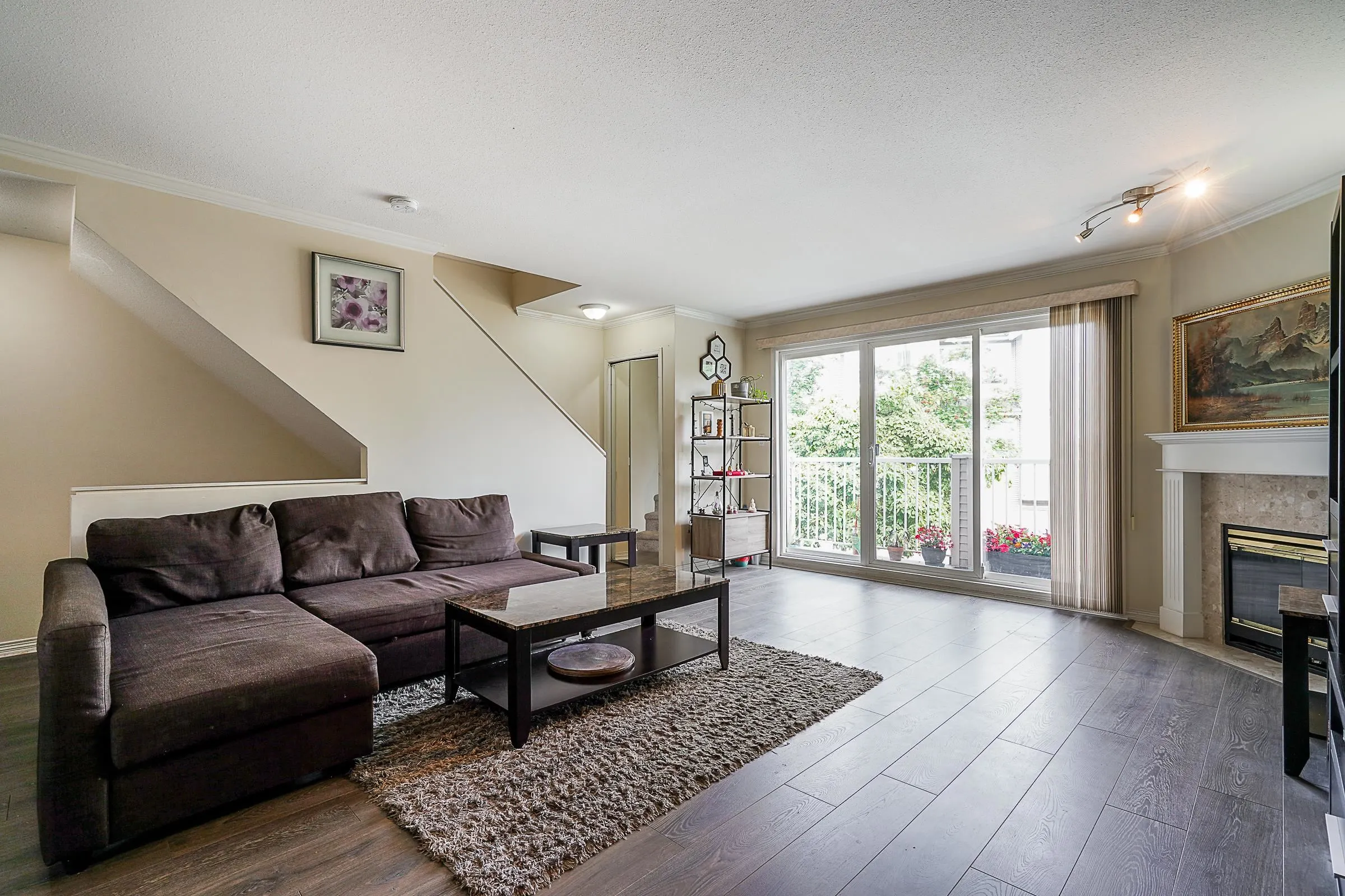 44 22800 Windsor Court