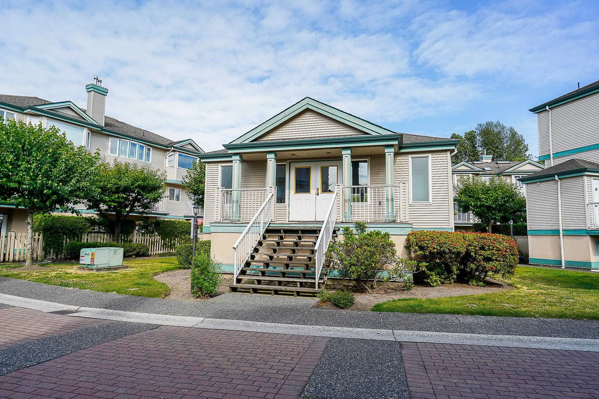 44 22800 Windsor Court