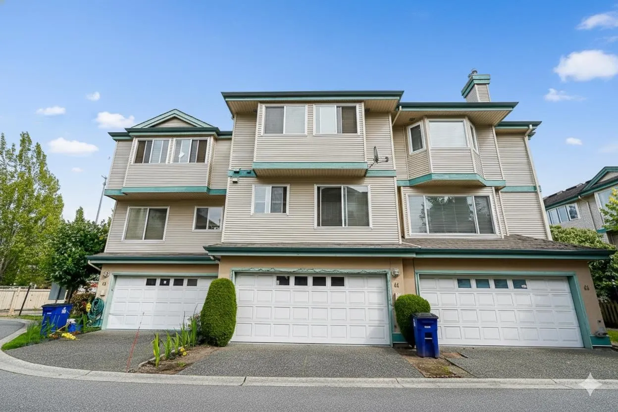 44 22800 Windsor Court