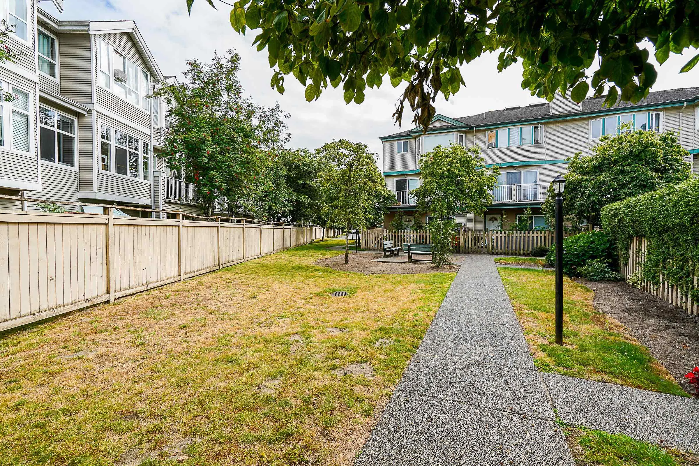 44 22800 Windsor Court