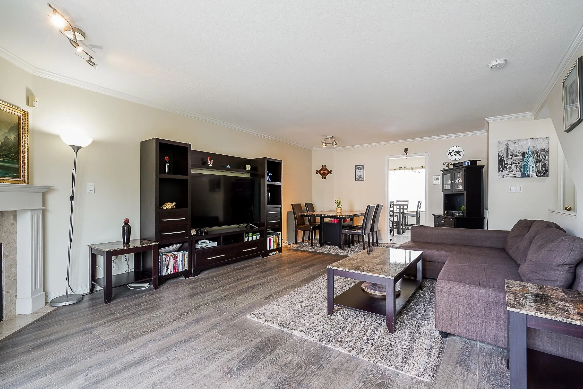 44 22800 Windsor Court