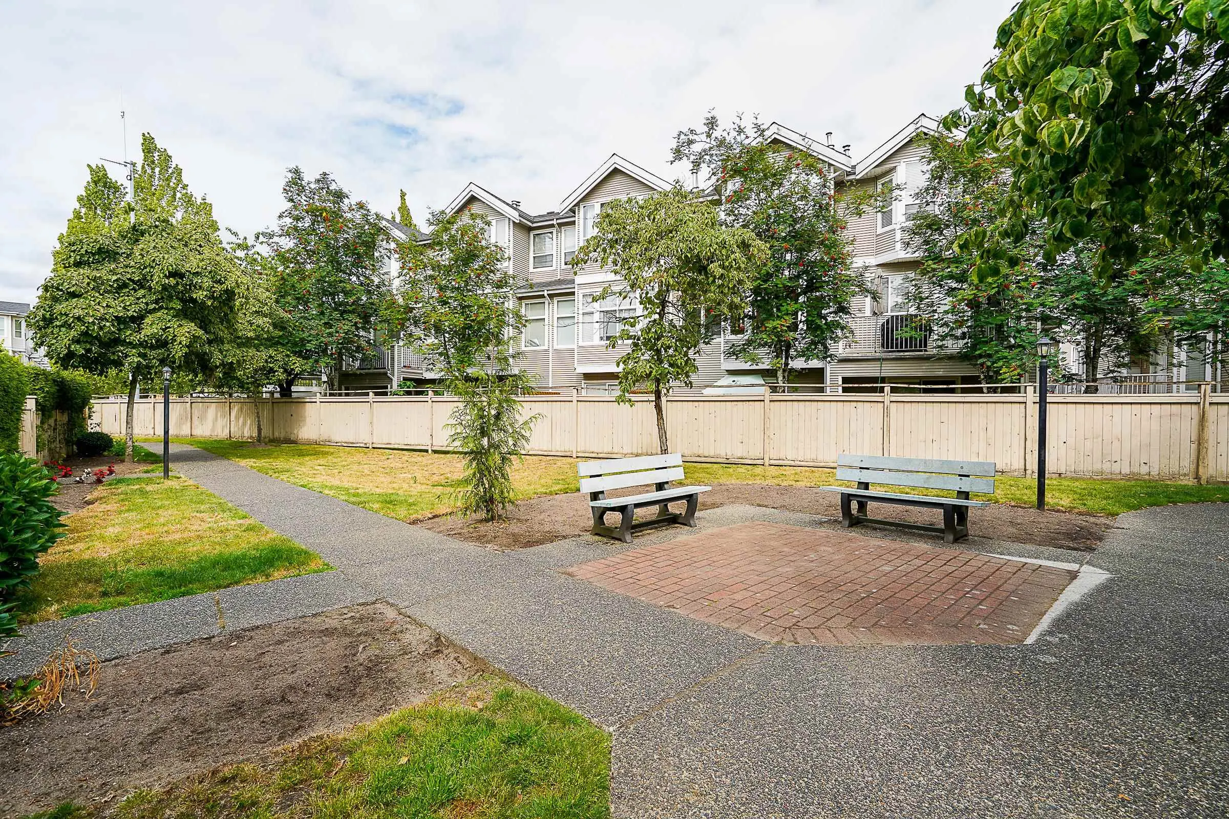 44 22800 Windsor Court