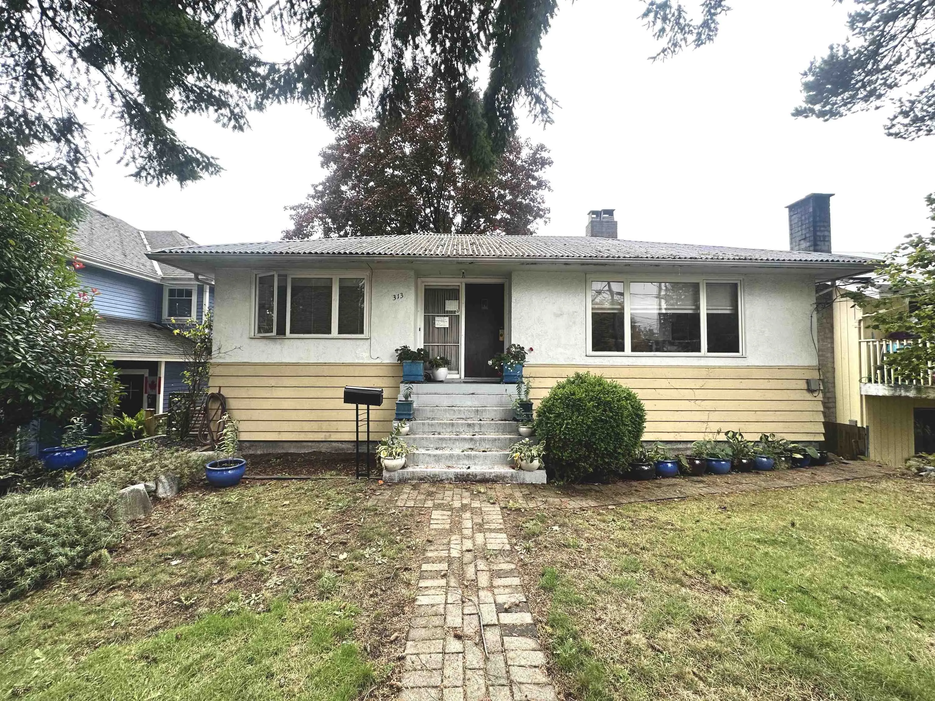 313 E 13th Street