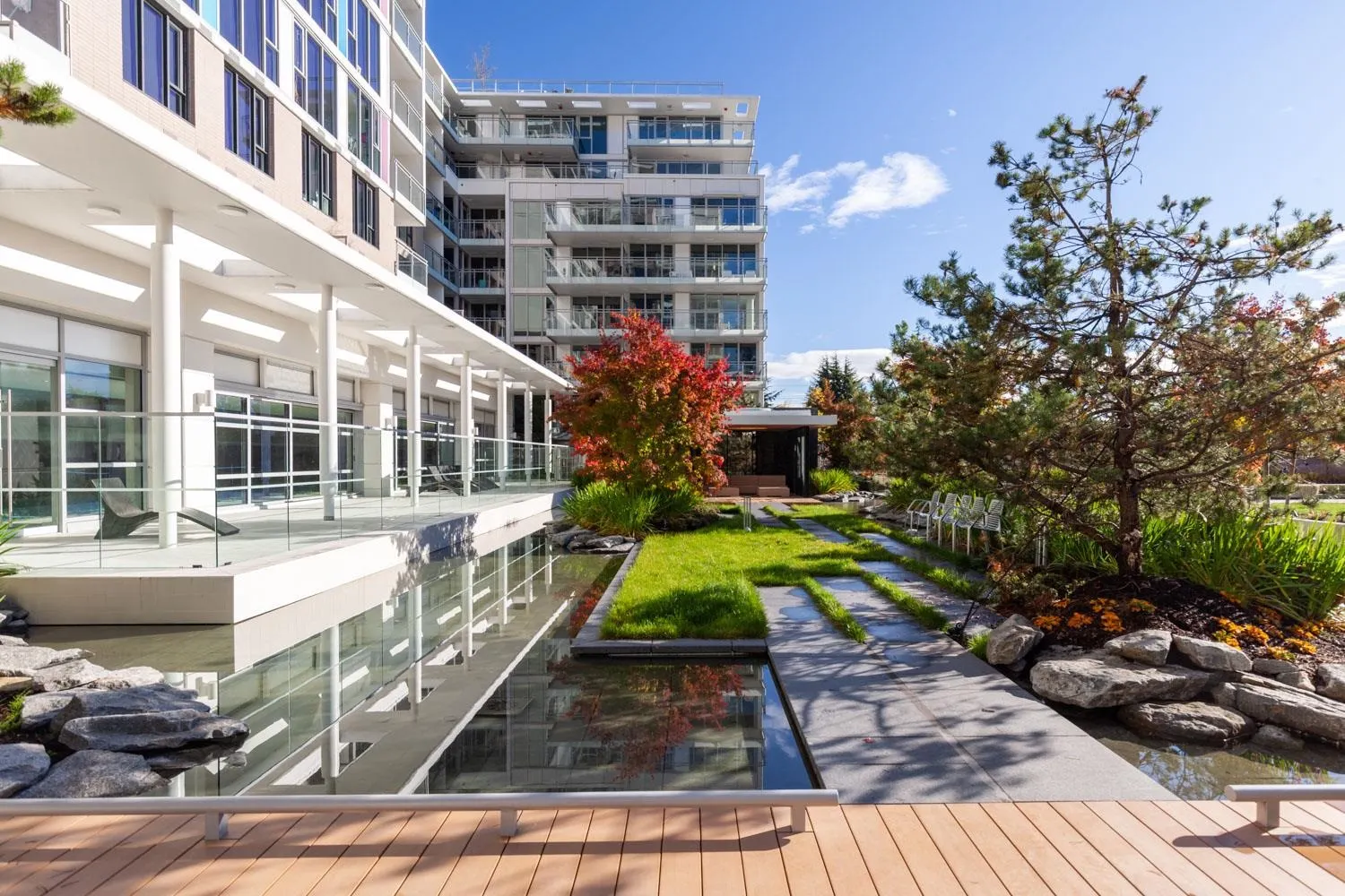 1901 8833 Hazelbridge Way